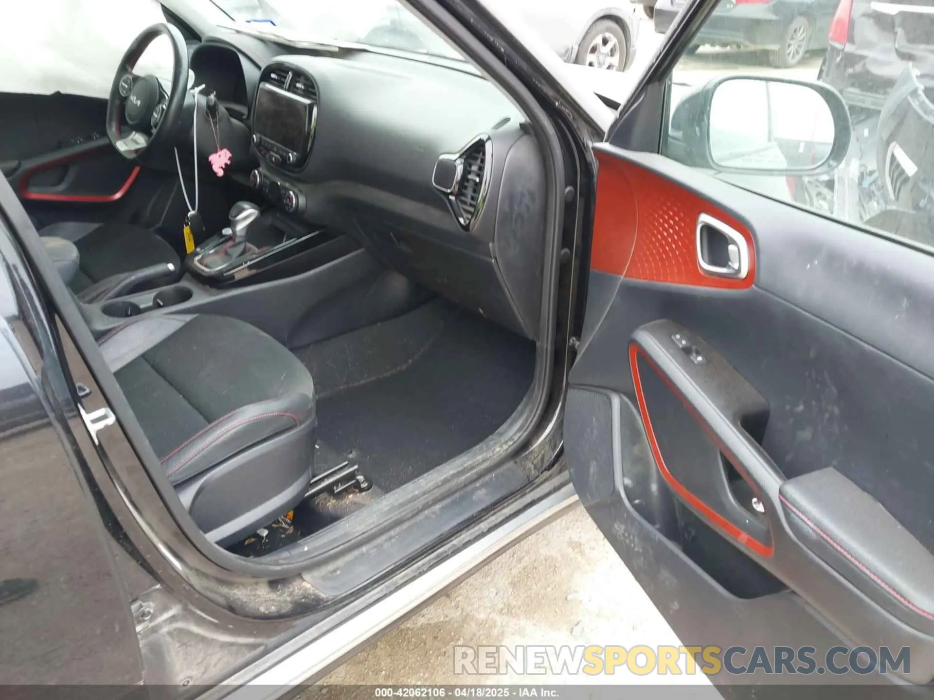5 fotografías del automóvil dañado KNDJ53AU9P7842071 KIA SOUL 2023