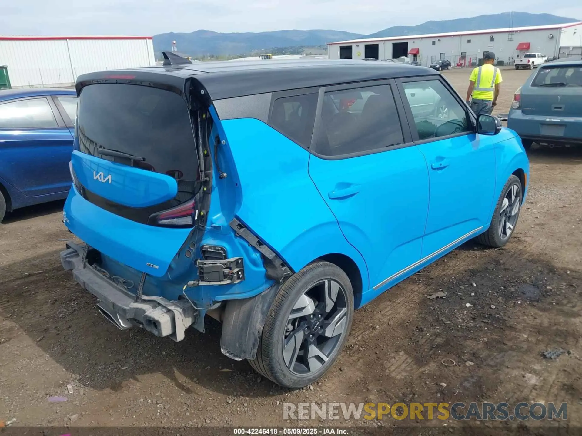 4 fotografías del automóvil dañado KNDJ53AUXP7192196 KIA SOUL 2023