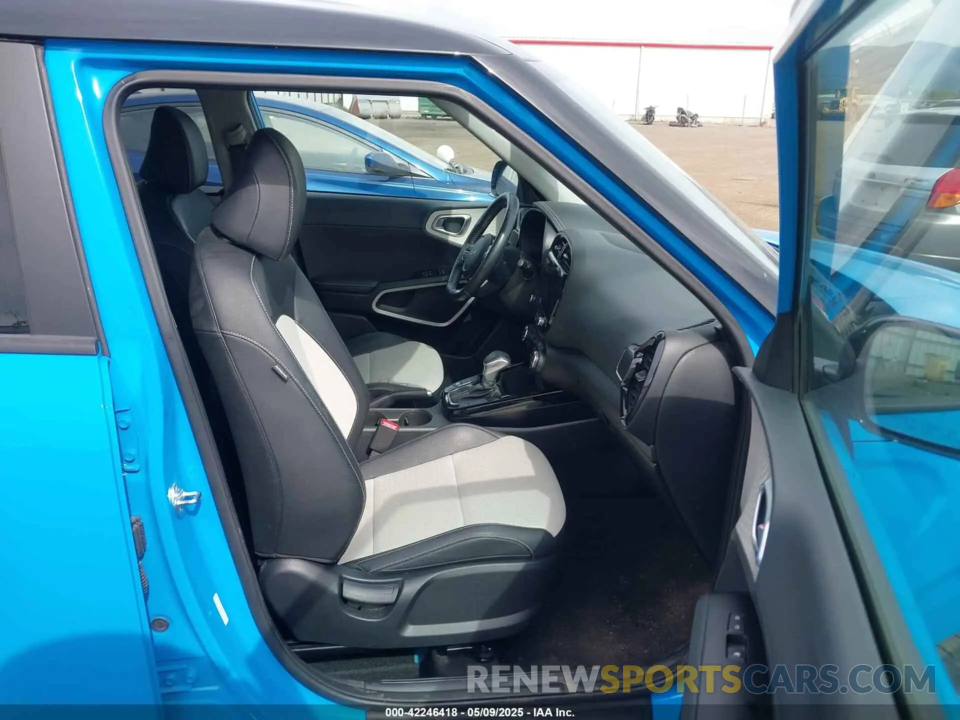 5 fotografías del automóvil dañado KNDJ53AUXP7192196 KIA SOUL 2023