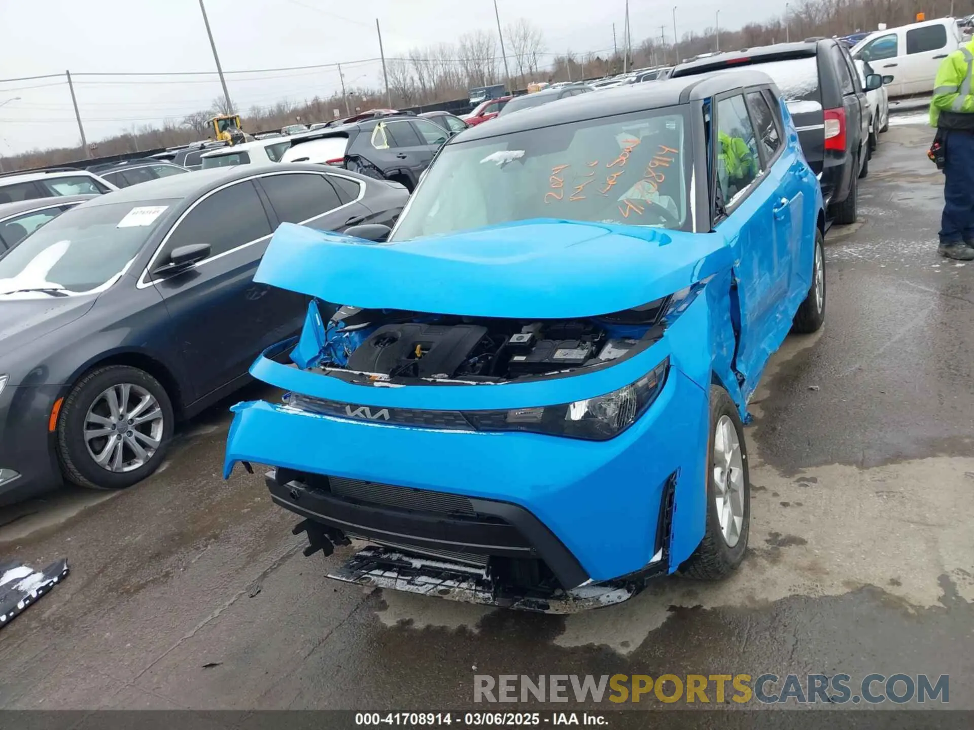 12 fotografías del automóvil dañado KNDJ23AU0R7233351 KIA SOUL 2024