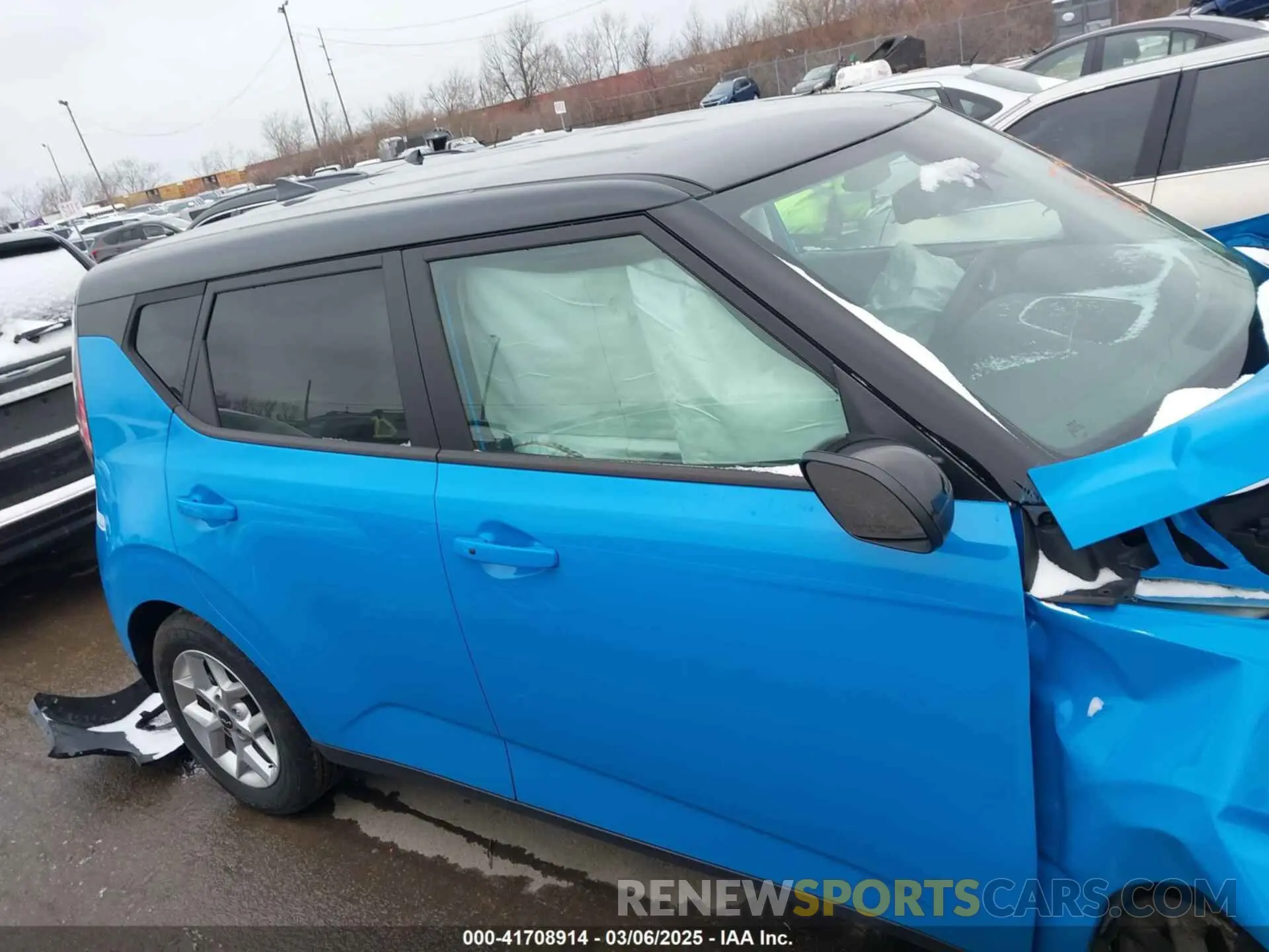 13 fotografías del automóvil dañado KNDJ23AU0R7233351 KIA SOUL 2024