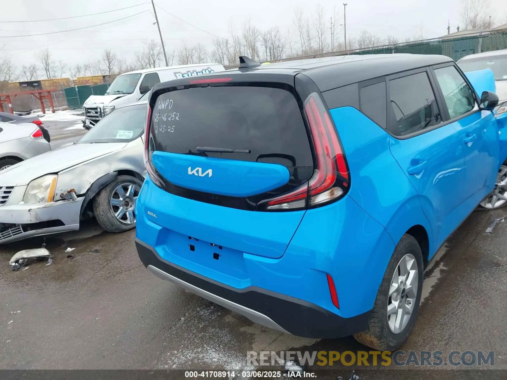 16 fotografías del automóvil dañado KNDJ23AU0R7233351 KIA SOUL 2024