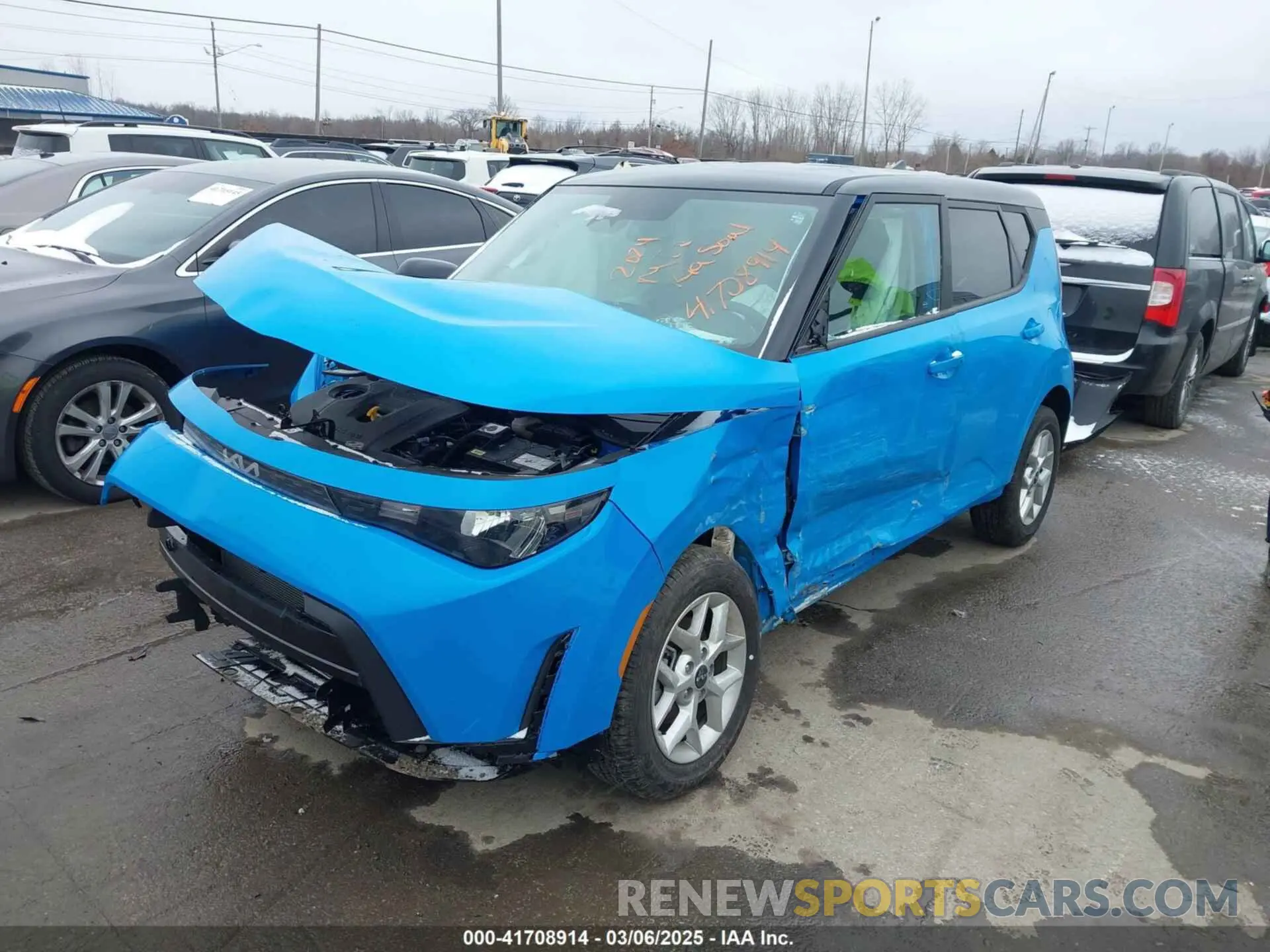 2 fotografías del automóvil dañado KNDJ23AU0R7233351 KIA SOUL 2024