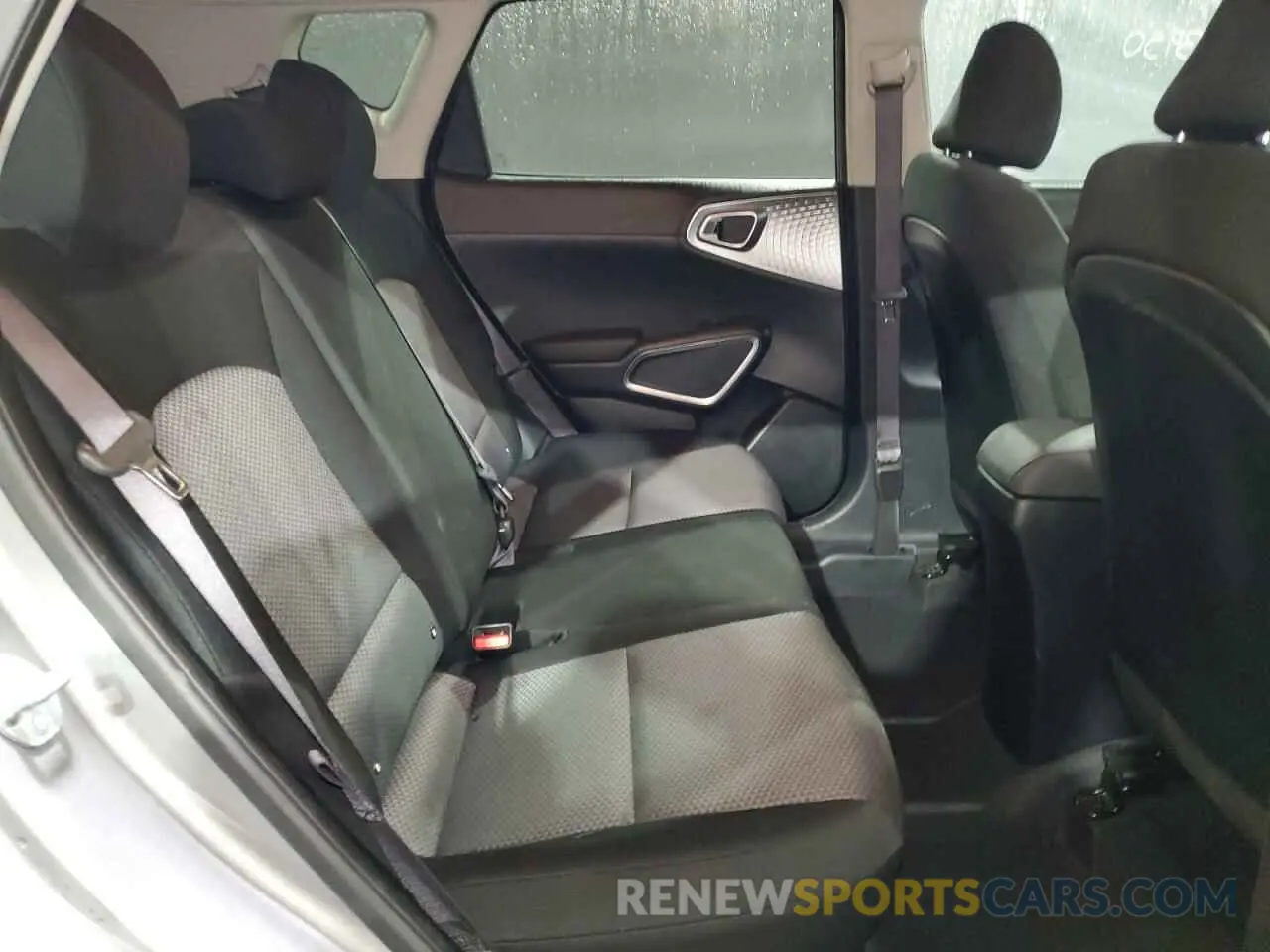 11 fotografías del automóvil dañado KNDJ23AU0R7906820 KIA SOUL 2024