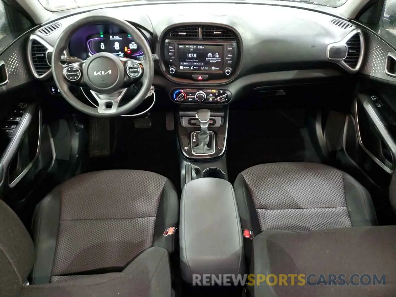 8 fotografías del automóvil dañado KNDJ23AU0R7906820 KIA SOUL 2024