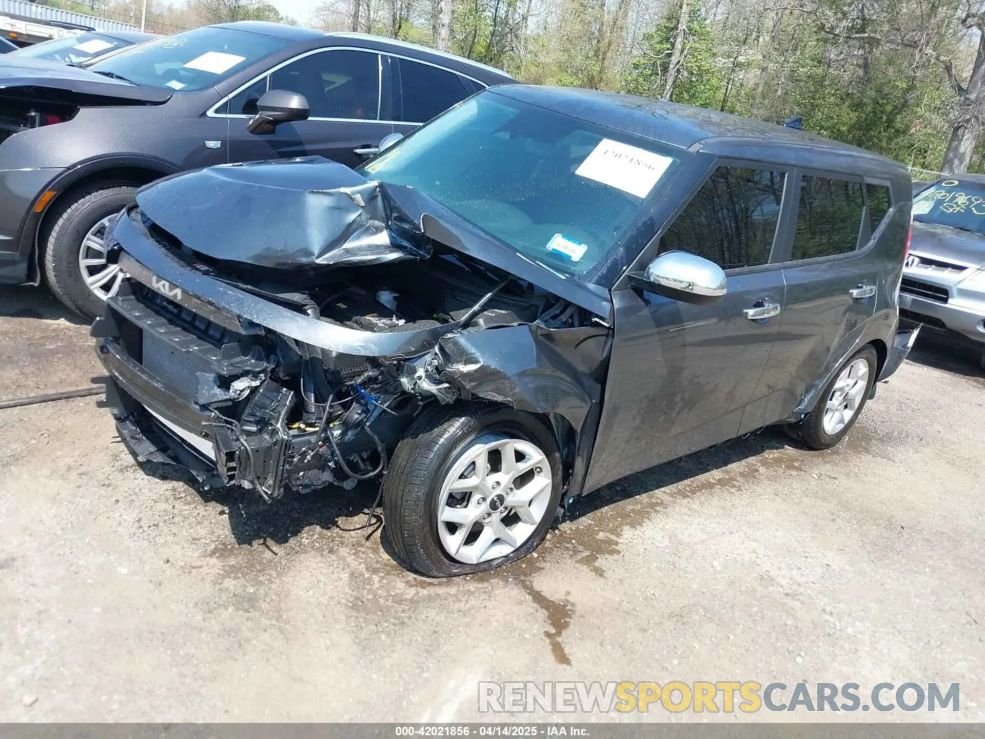 2 fotografías del automóvil dañado KNDJ23AU0R7910382 KIA SOUL 2024