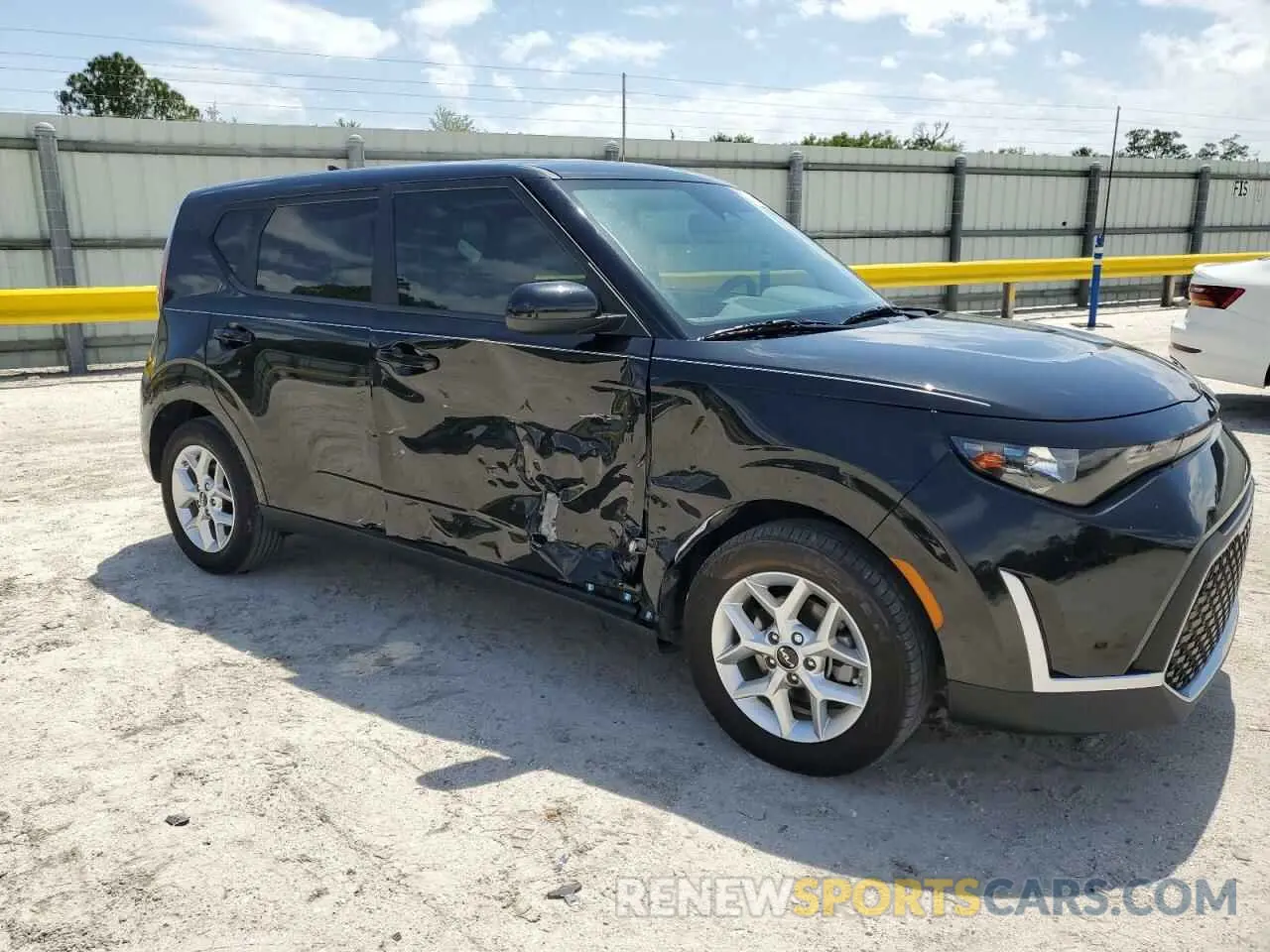 4 fotografías del automóvil dañado KNDJ23AU0R7911774 KIA SOUL 2024