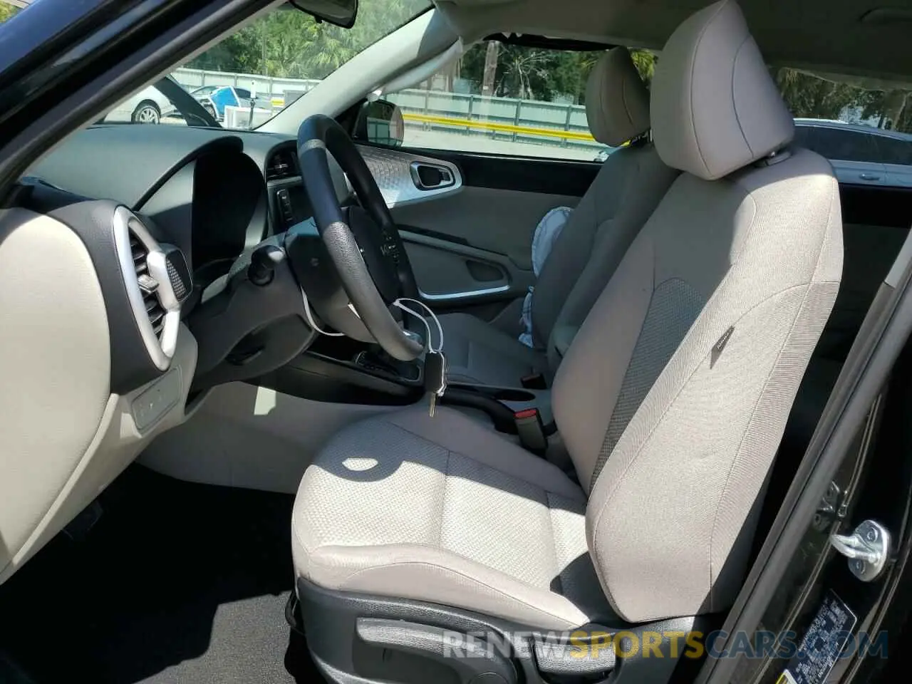7 fotografías del automóvil dañado KNDJ23AU0R7911774 KIA SOUL 2024