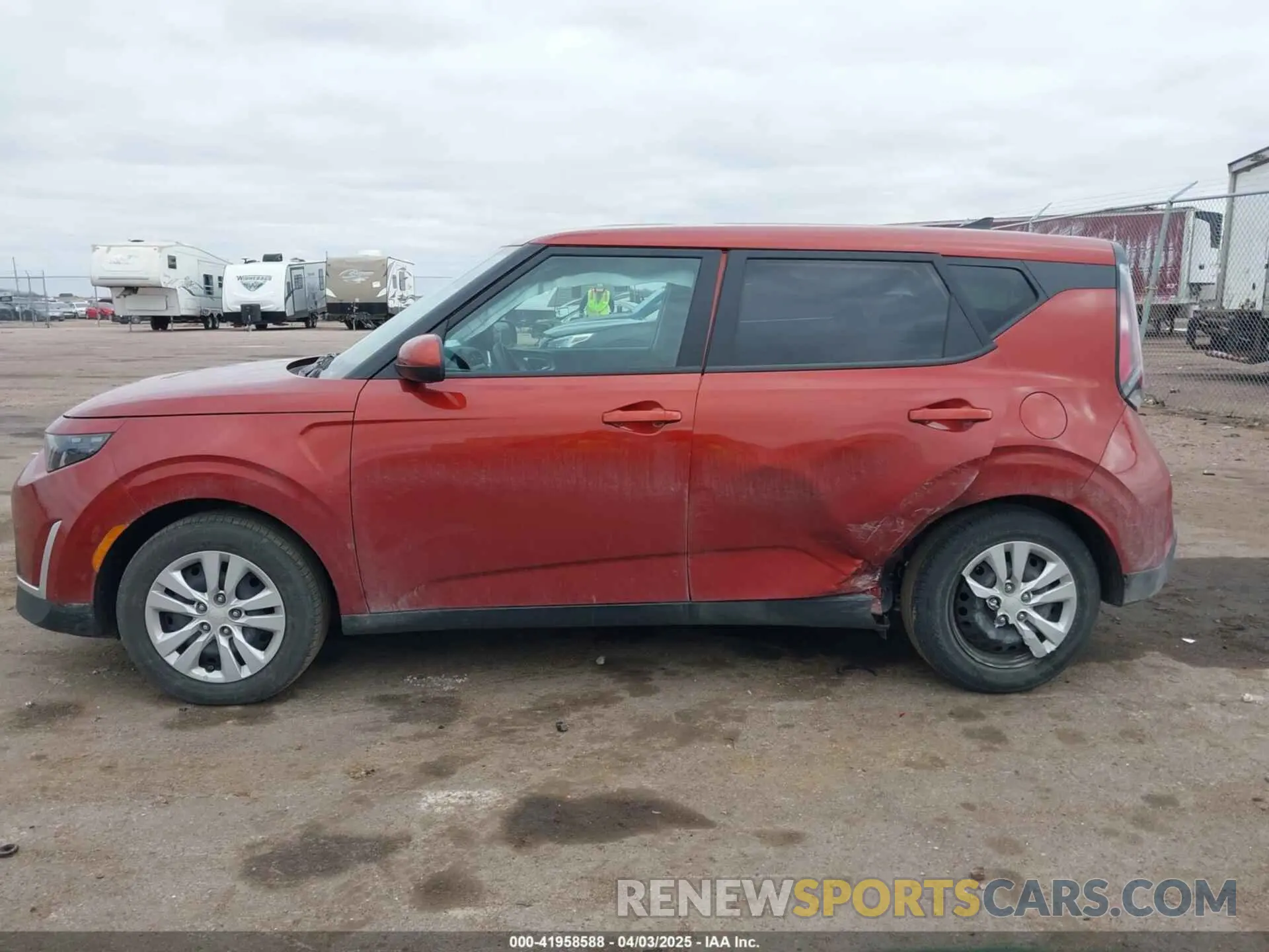 14 fotografías del automóvil dañado KNDJ23AU0R7916828 KIA SOUL 2024