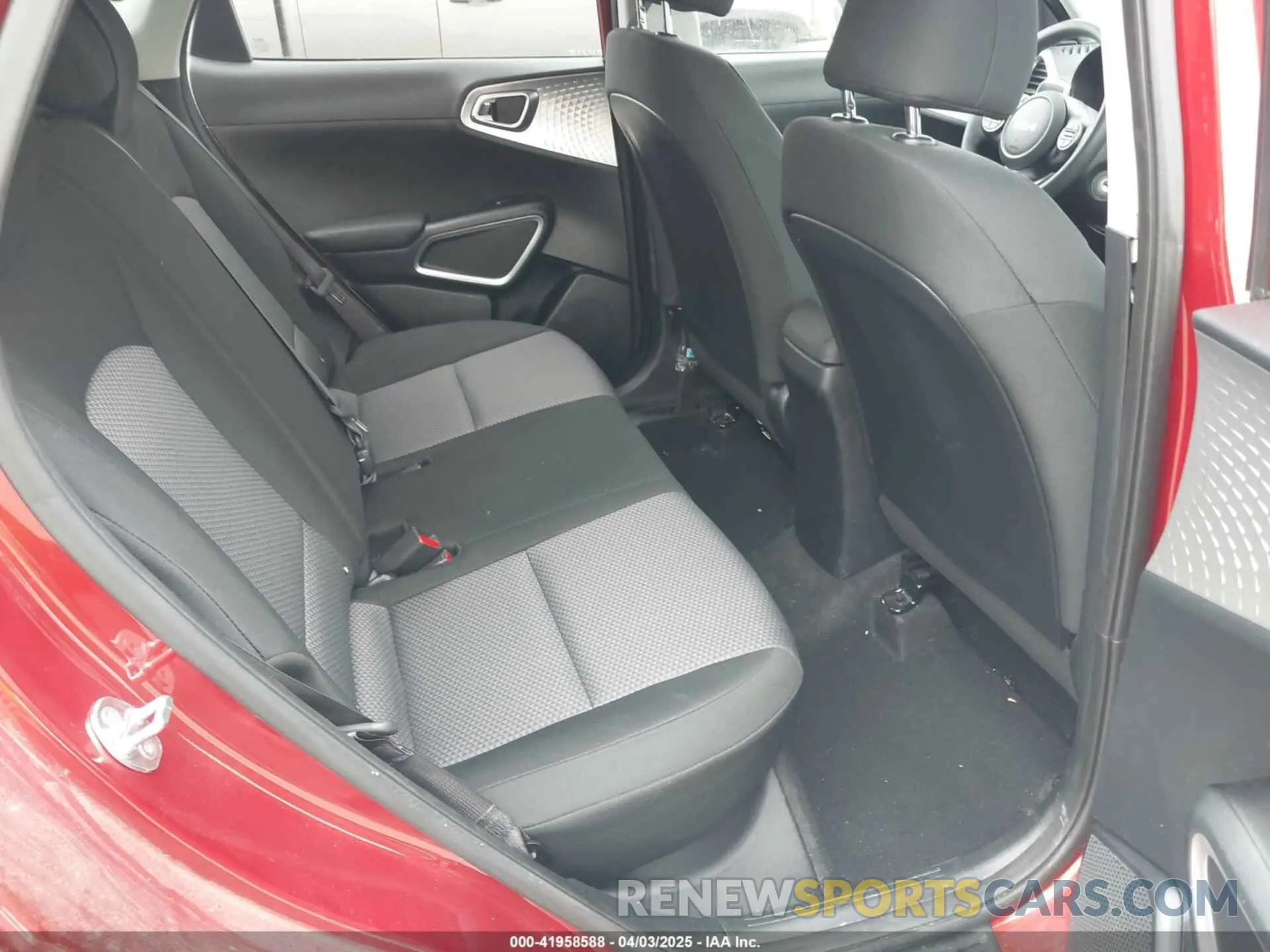 8 fotografías del automóvil dañado KNDJ23AU0R7916828 KIA SOUL 2024