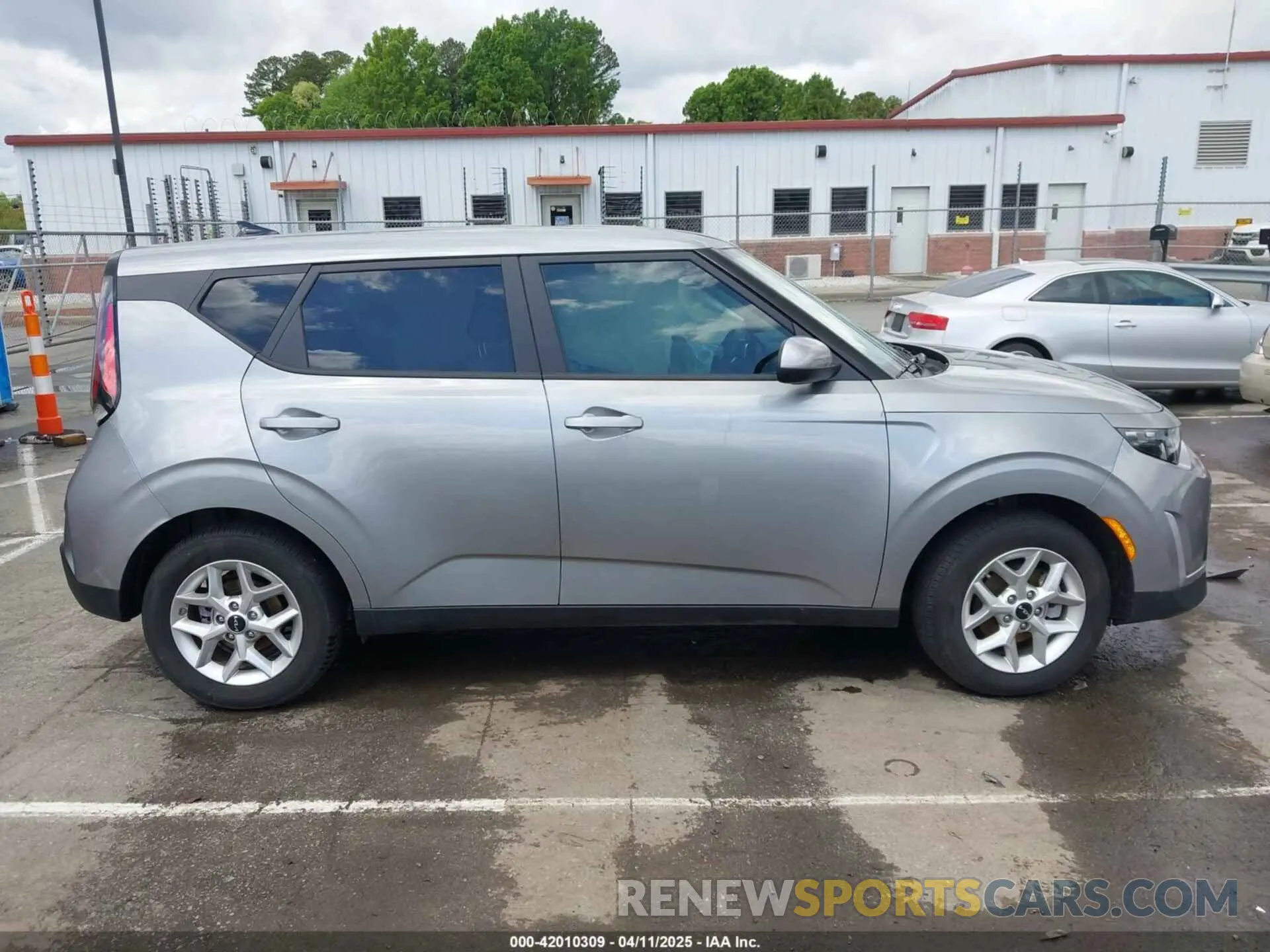 13 fotografías del automóvil dañado KNDJ23AU1R7917180 KIA SOUL 2024