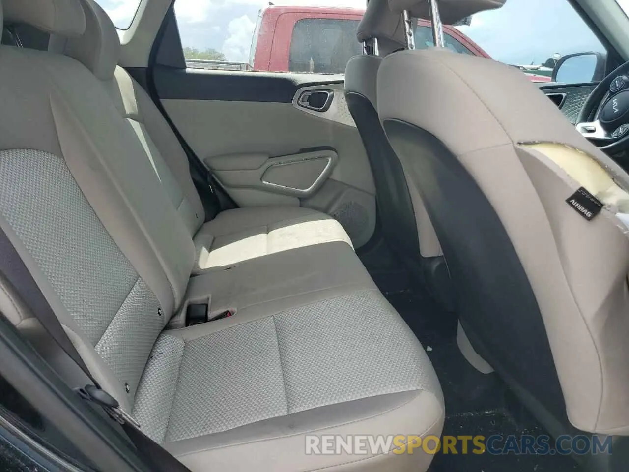 11 fotografías del automóvil dañado KNDJ23AU2R7235411 KIA SOUL 2024