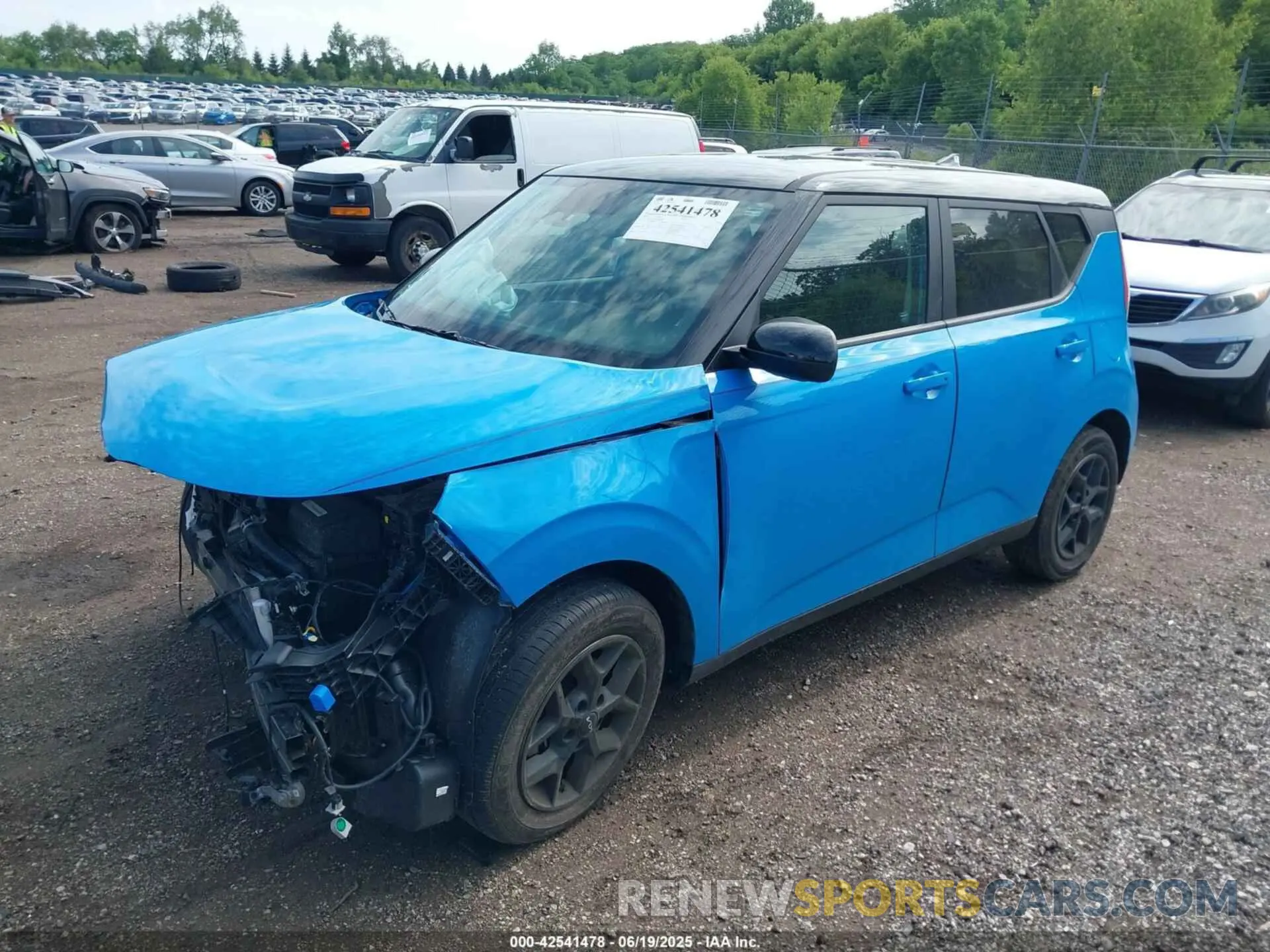 2 fotografías del automóvil dañado KNDJ23AU3R7229648 KIA SOUL 2024