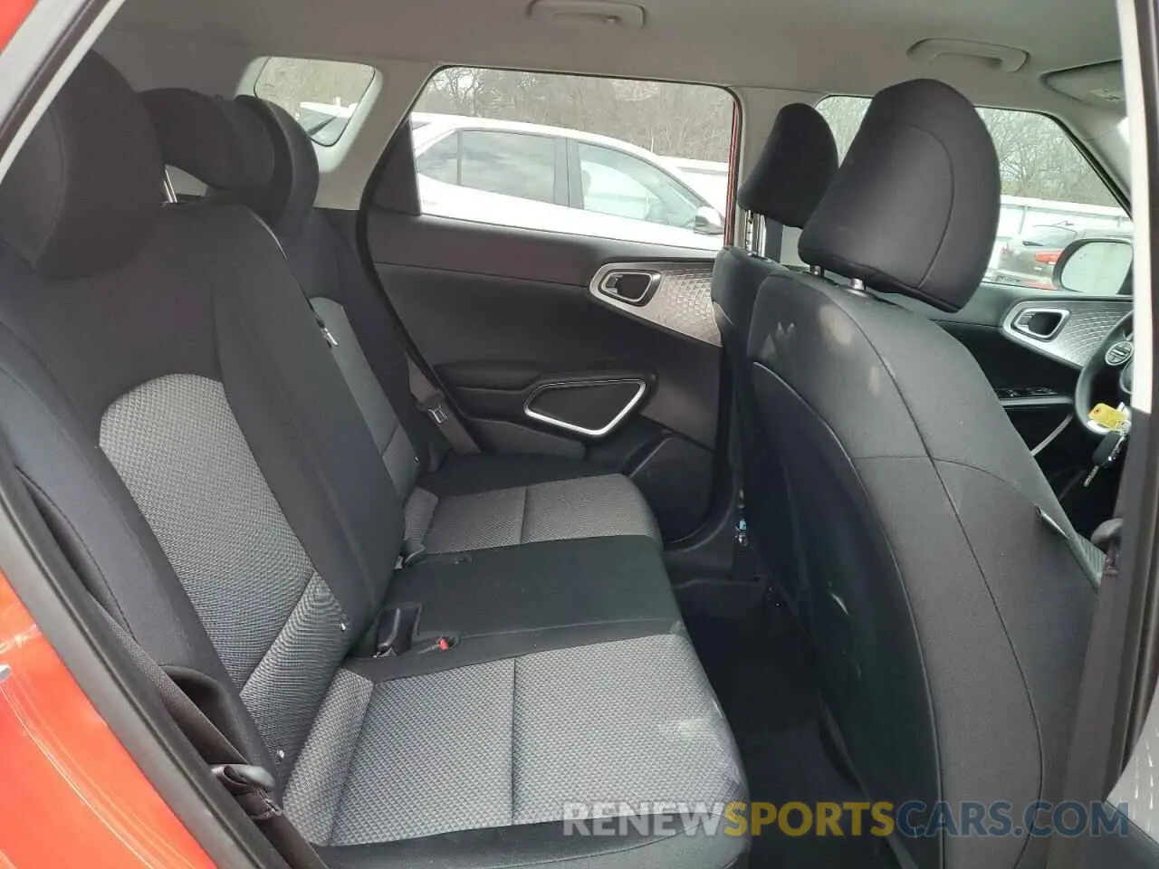 11 fotografías del automóvil dañado KNDJ23AU3R7230461 KIA SOUL 2024