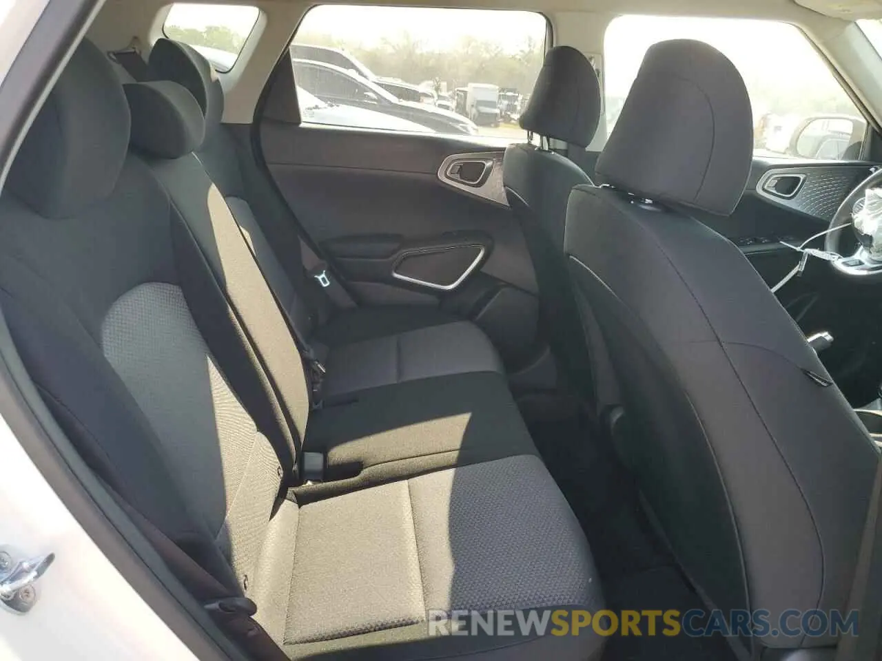 10 fotografías del automóvil dañado KNDJ23AU3R7231772 KIA SOUL 2024