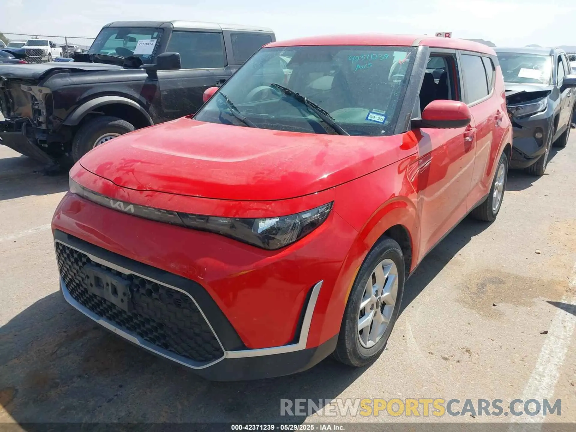 2 fotografías del automóvil dañado KNDJ23AU3R7232159 KIA SOUL 2024