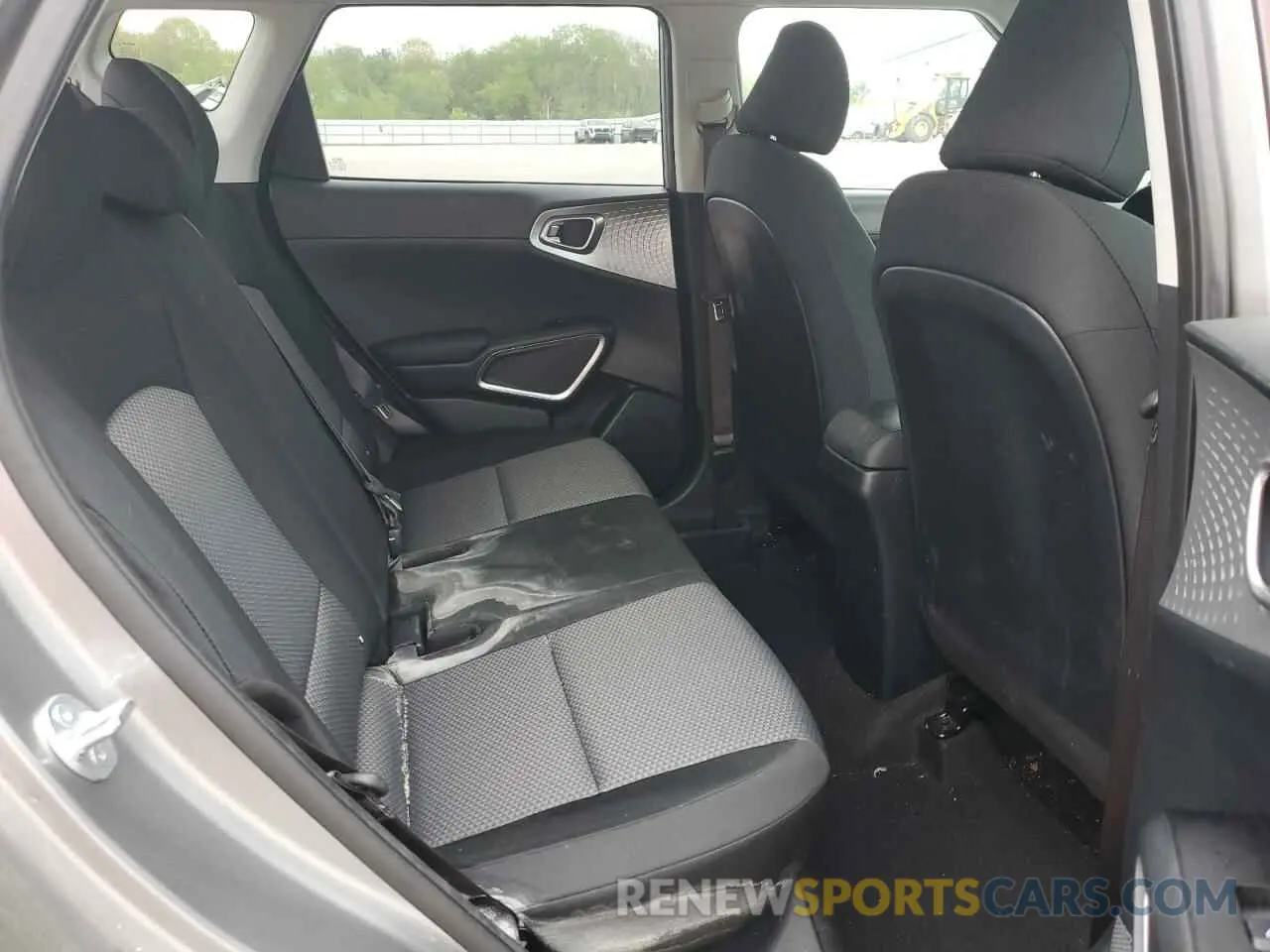 11 fotografías del automóvil dañado KNDJ23AU3R7241752 KIA SOUL 2024