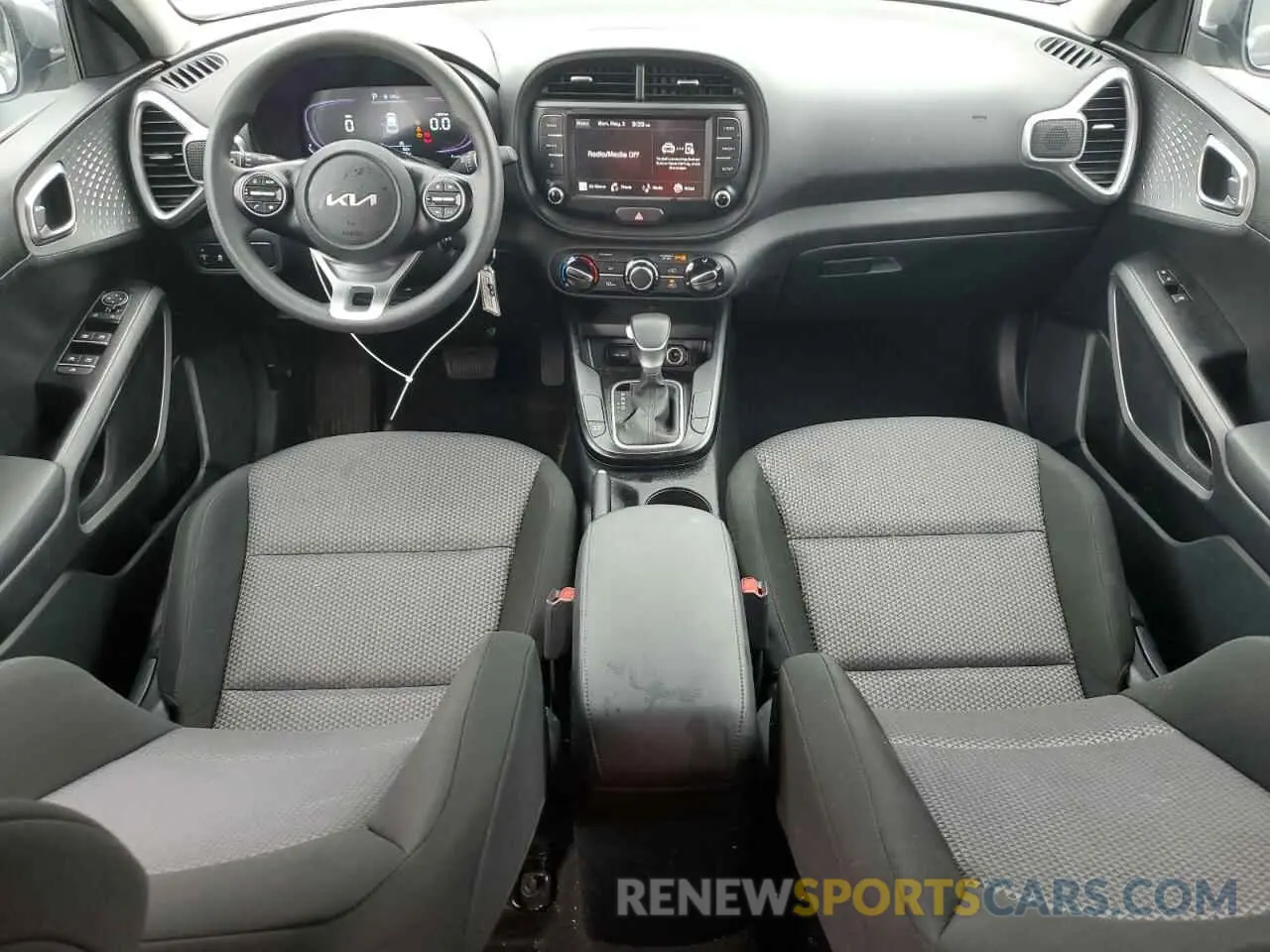 8 fotografías del automóvil dañado KNDJ23AU3R7241752 KIA SOUL 2024