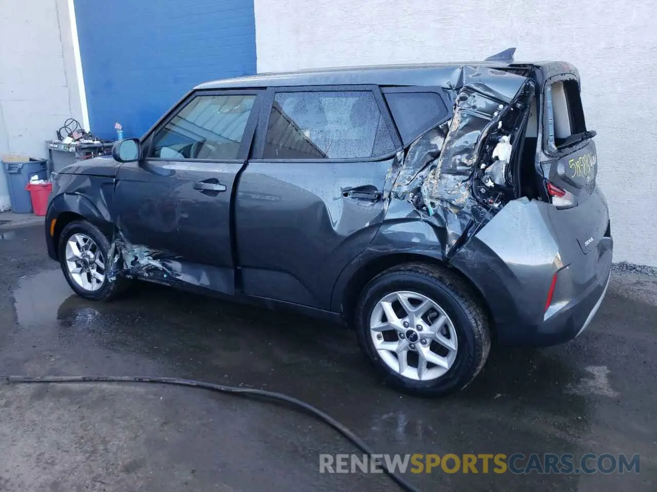 2 fotografías del automóvil dañado KNDJ23AU3R7896929 KIA SOUL 2024