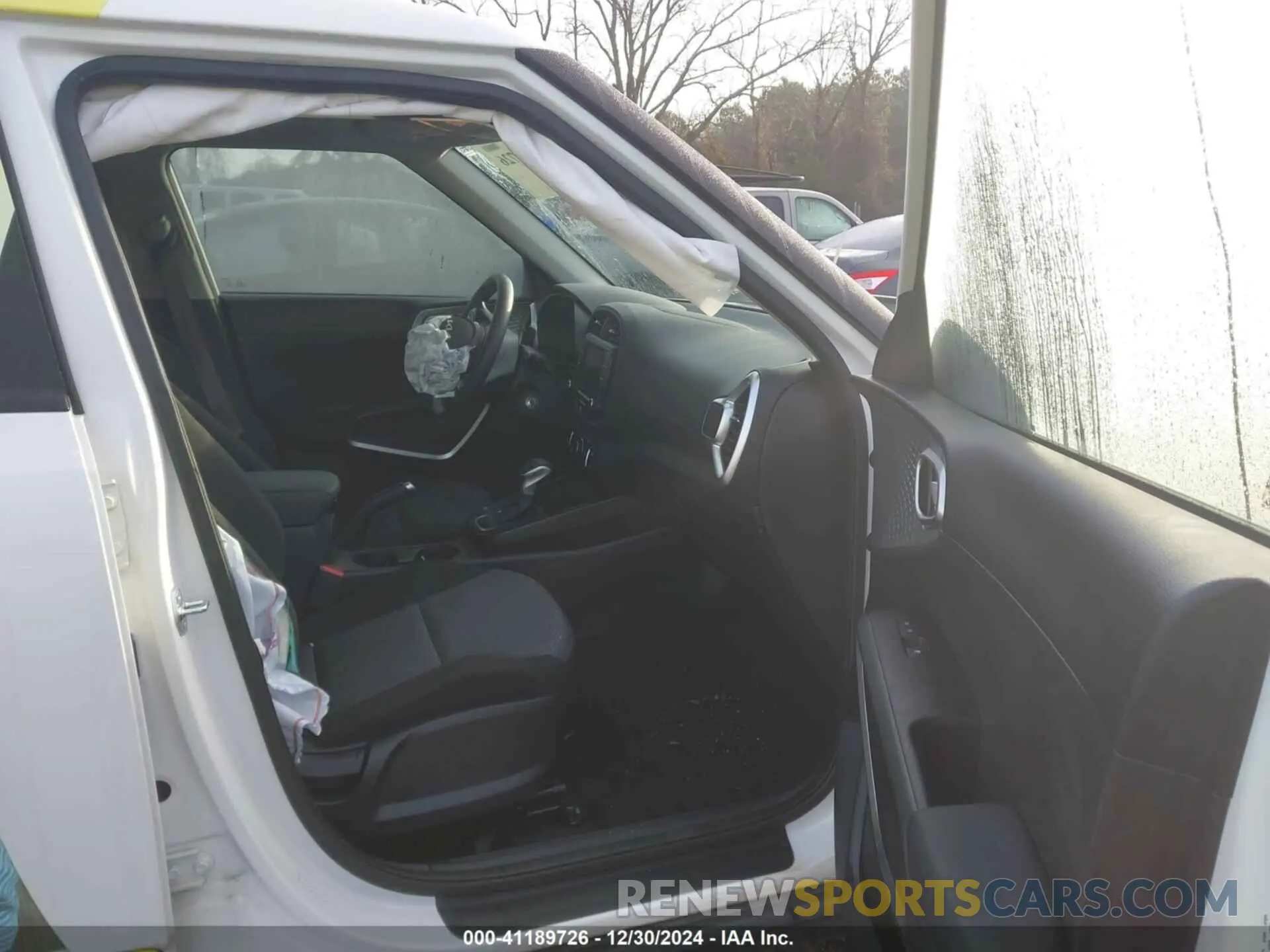 5 fotografías del automóvil dañado KNDJ23AU3R7901045 KIA SOUL 2024