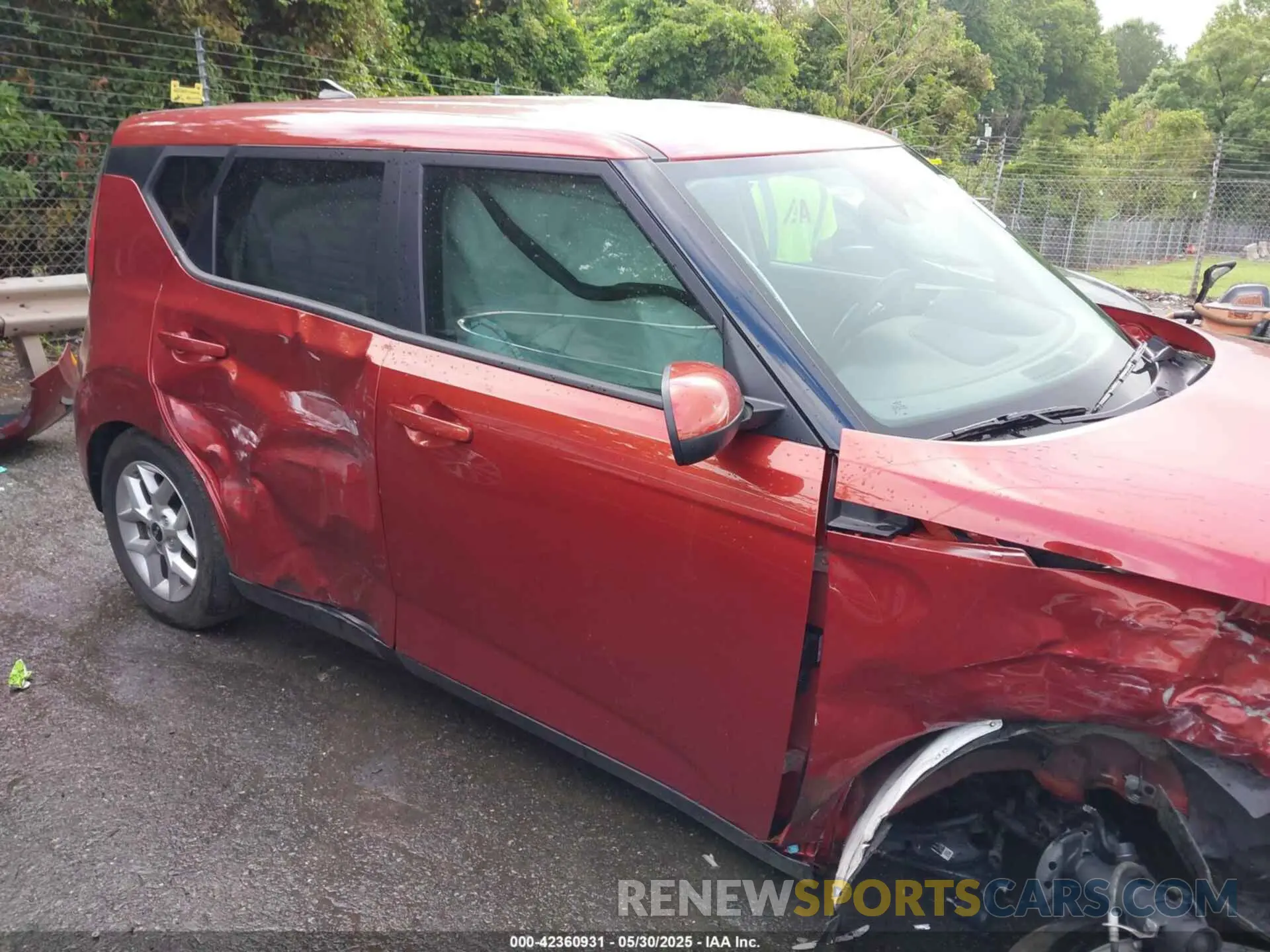 13 fotografías del automóvil dañado KNDJ23AU3R7907878 KIA SOUL 2024