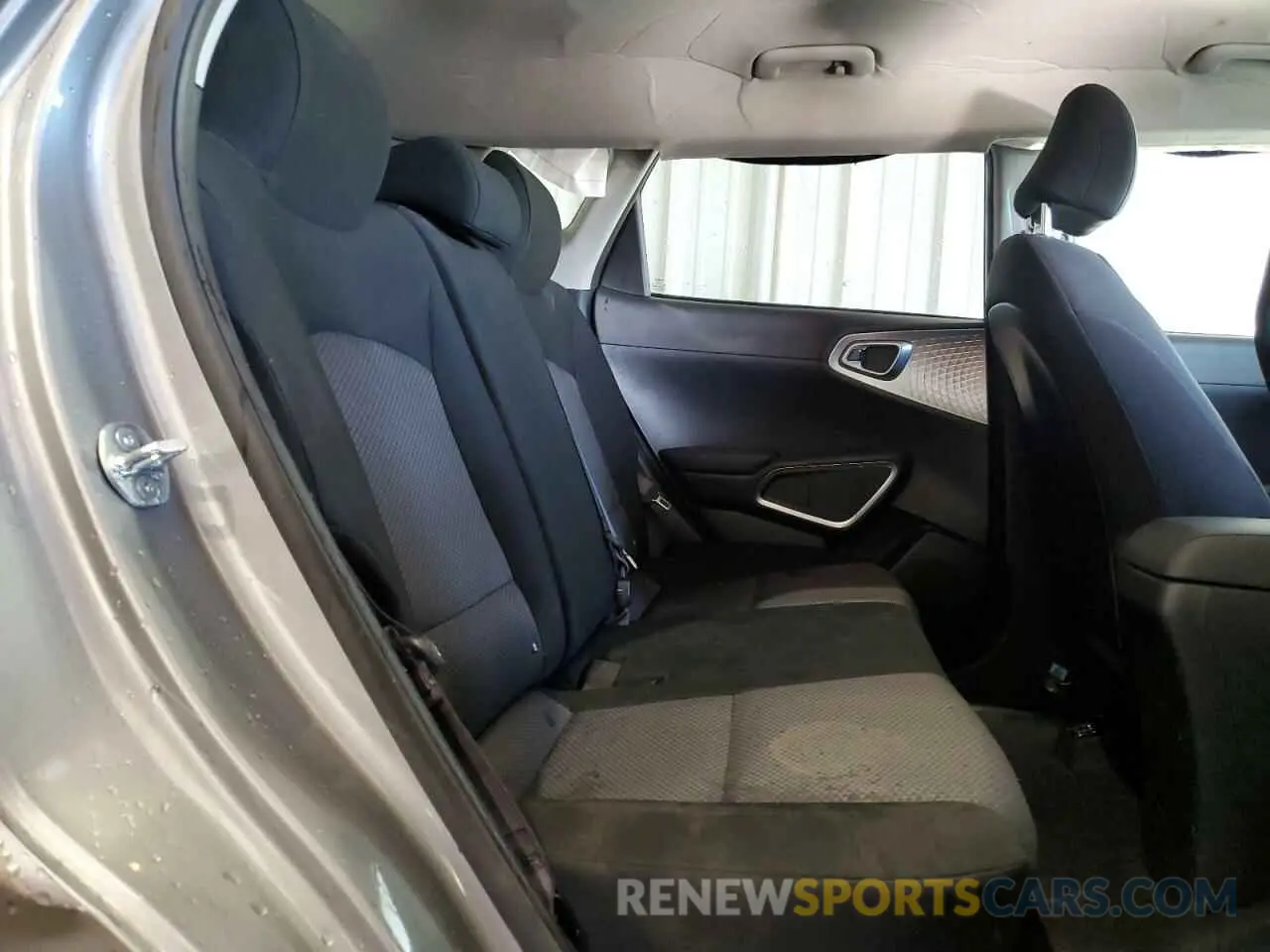 10 fotografías del automóvil dañado KNDJ23AU3R7918038 KIA SOUL 2024