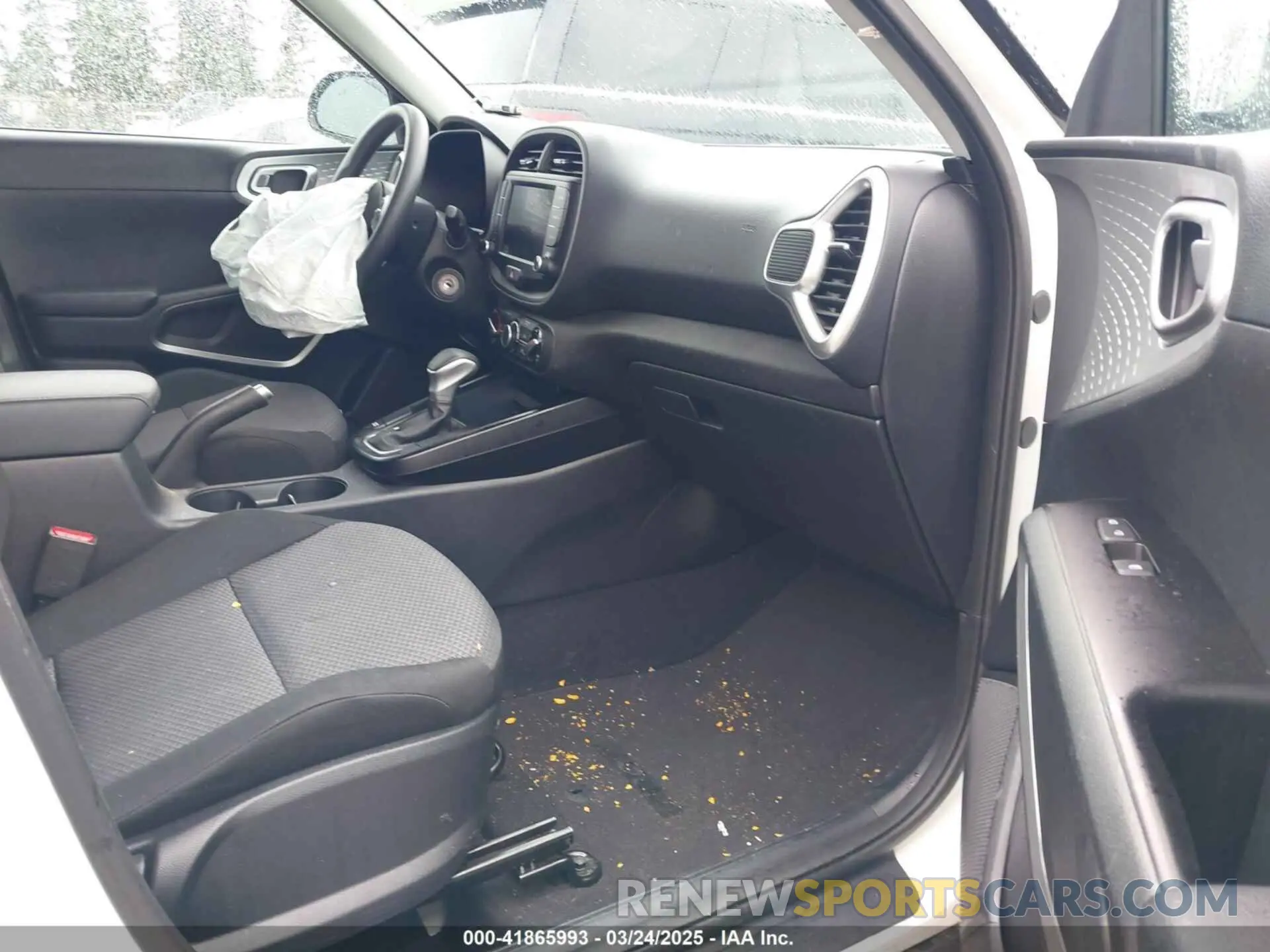 5 fotografías del automóvil dañado KNDJ23AU4R7227262 KIA SOUL 2024