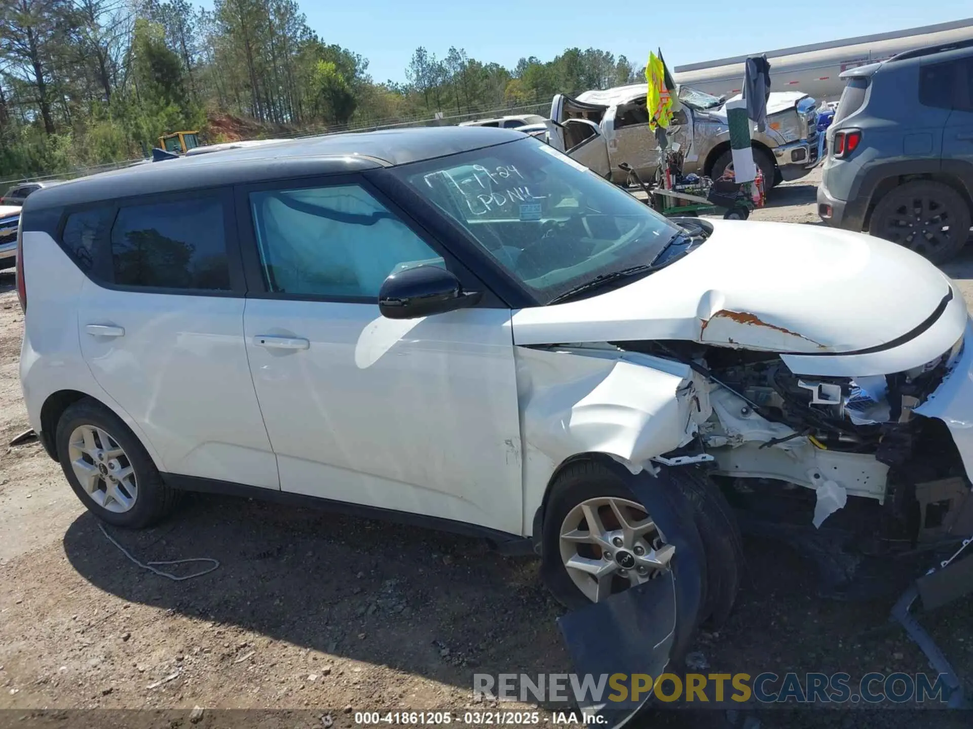 13 fotografías del automóvil dañado KNDJ23AU4R7227293 KIA SOUL 2024