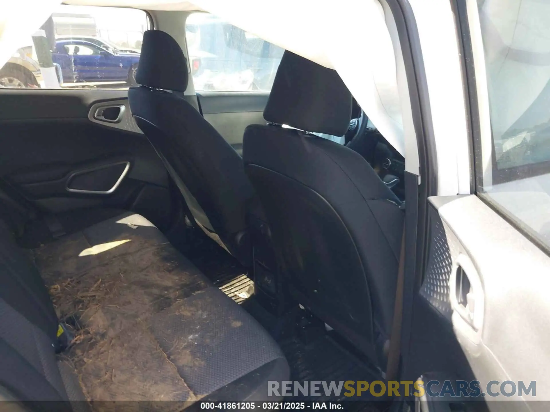 8 fotografías del automóvil dañado KNDJ23AU4R7227293 KIA SOUL 2024