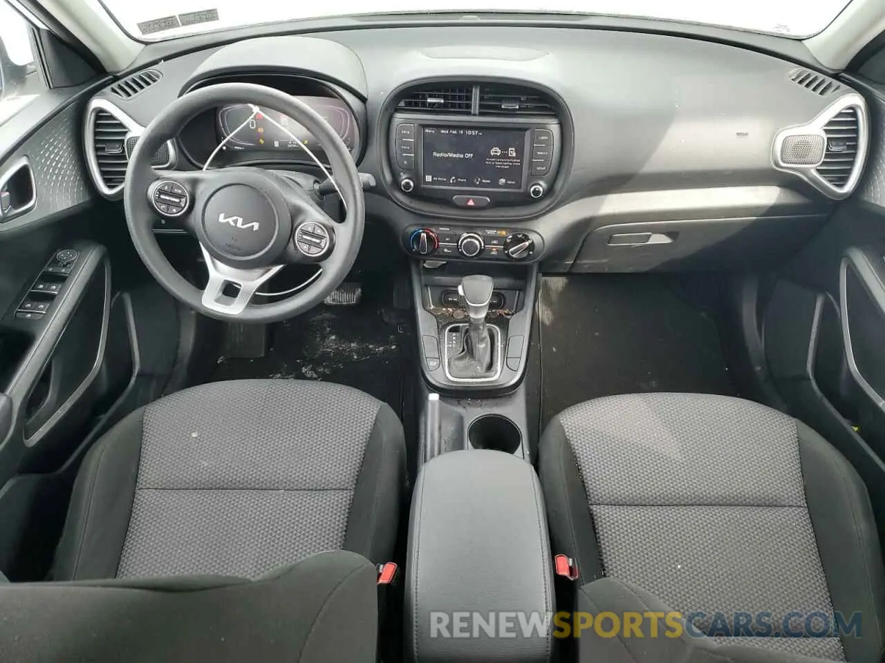 8 fotografías del automóvil dañado KNDJ23AU5R7228887 KIA SOUL 2024