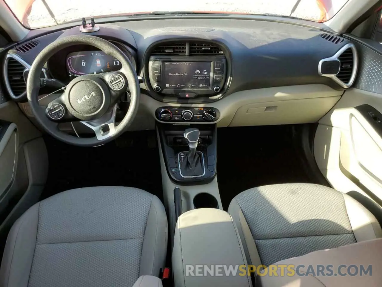 8 fotografías del automóvil dañado KNDJ23AU5R7230574 KIA SOUL 2024