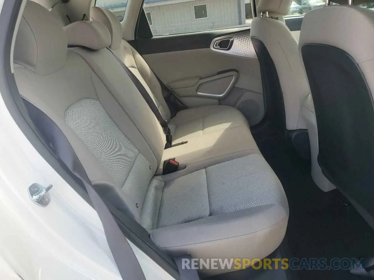 11 fotografías del automóvil dañado KNDJ23AU5R7232020 KIA SOUL 2024
