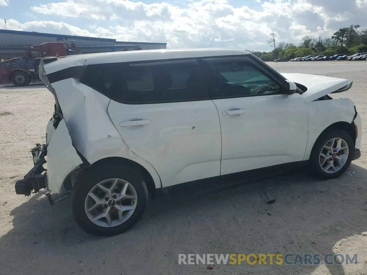 3 fotografías del automóvil dañado KNDJ23AU5R7232020 KIA SOUL 2024