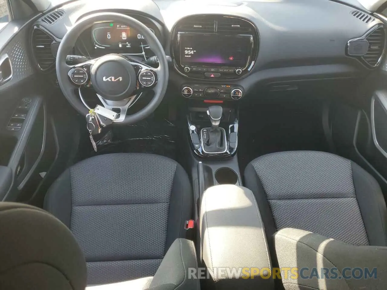 8 fotografías del automóvil dañado KNDJ23AU5R7233247 KIA SOUL 2024