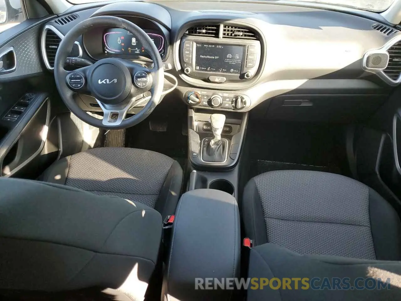 8 fotografías del automóvil dañado KNDJ23AU6R7231751 KIA SOUL 2024
