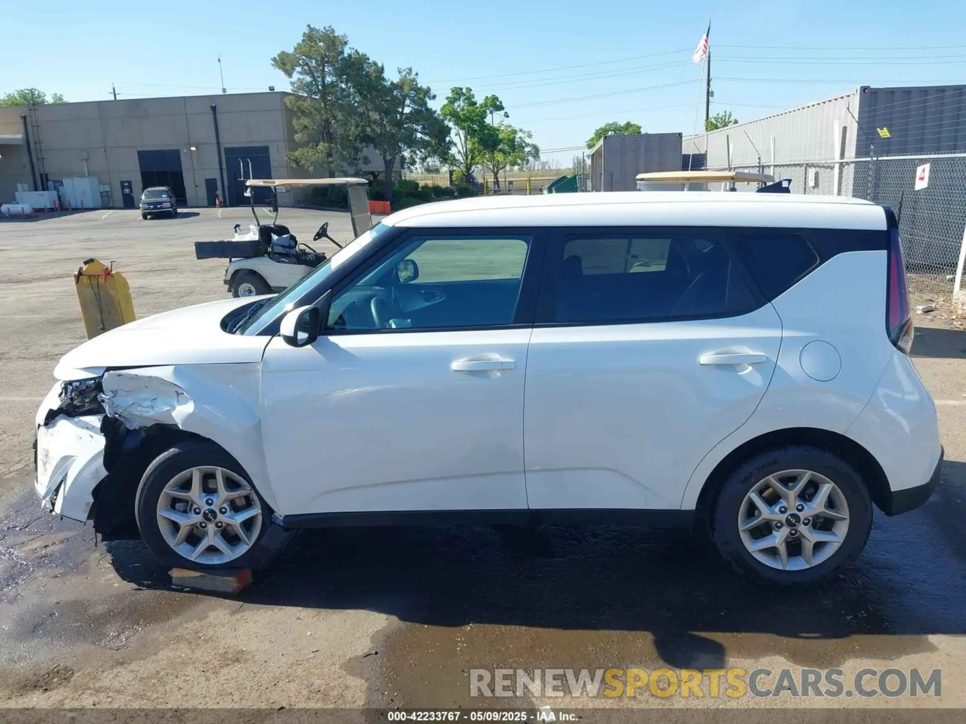 14 fotografías del automóvil dañado KNDJ23AU7R7227529 KIA SOUL 2024