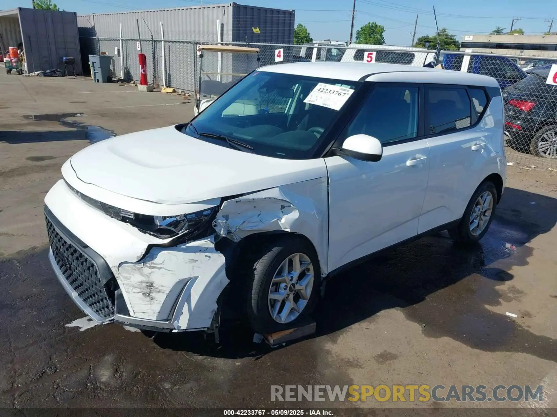 2 fotografías del automóvil dañado KNDJ23AU7R7227529 KIA SOUL 2024