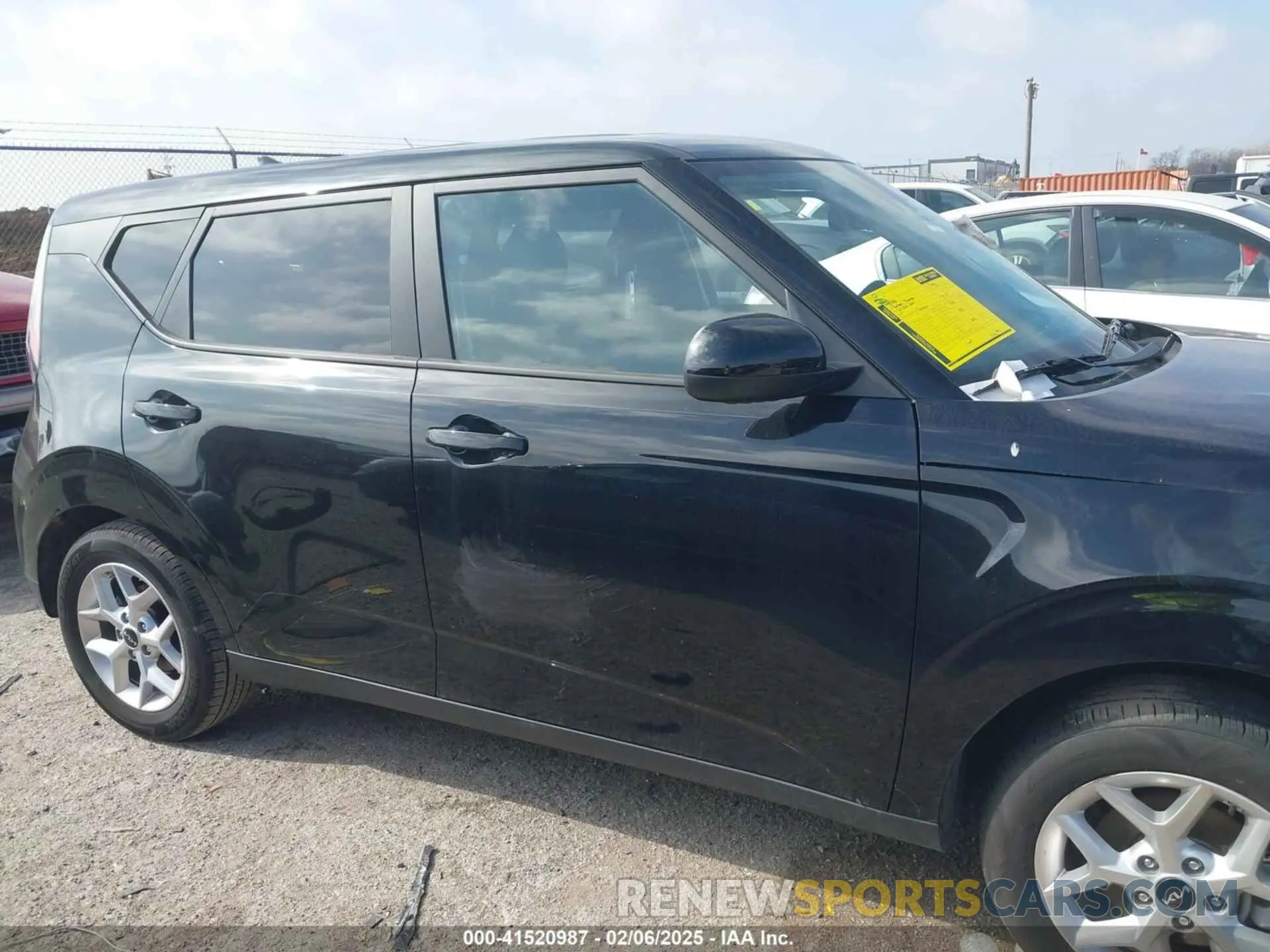13 fotografías del automóvil dañado KNDJ23AU7R7236067 KIA SOUL 2024