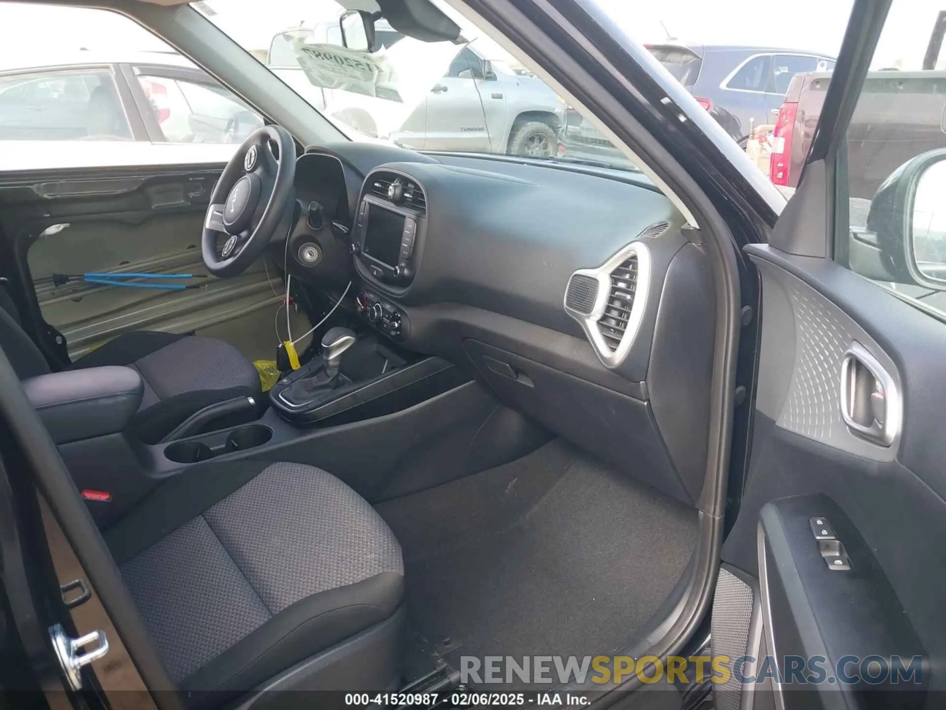 5 fotografías del automóvil dañado KNDJ23AU7R7236067 KIA SOUL 2024