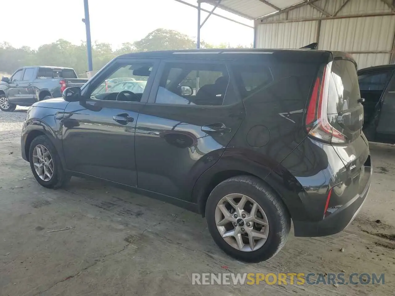 2 fotografías del automóvil dañado KNDJ23AU7R7905020 KIA SOUL 2024