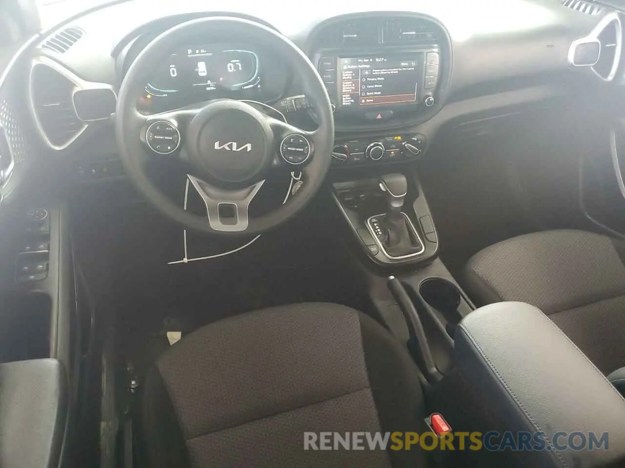 8 fotografías del automóvil dañado KNDJ23AU7R7905020 KIA SOUL 2024