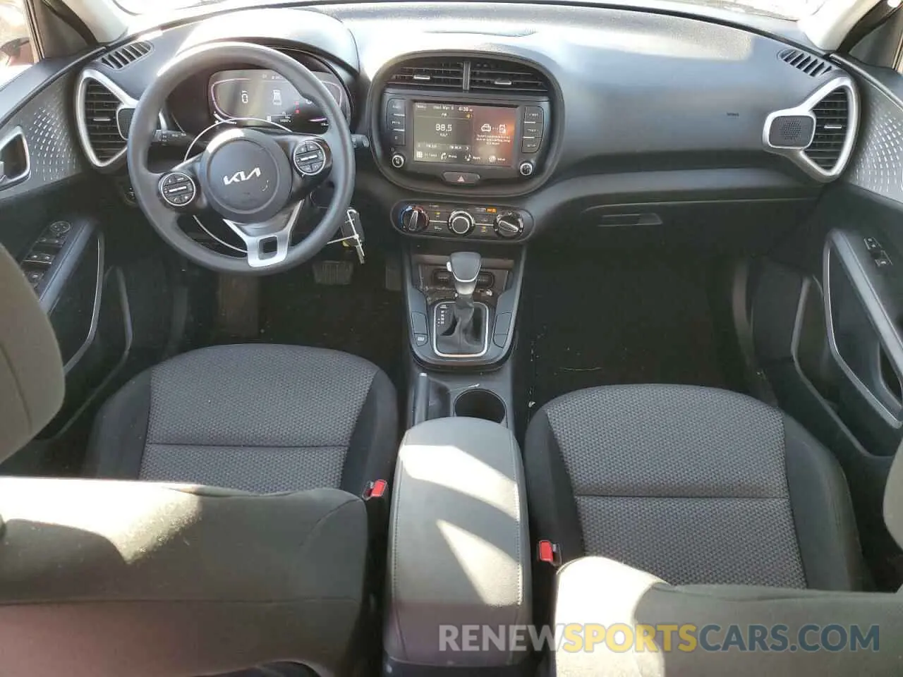 8 fotografías del automóvil dañado KNDJ23AU7R7907608 KIA SOUL 2024