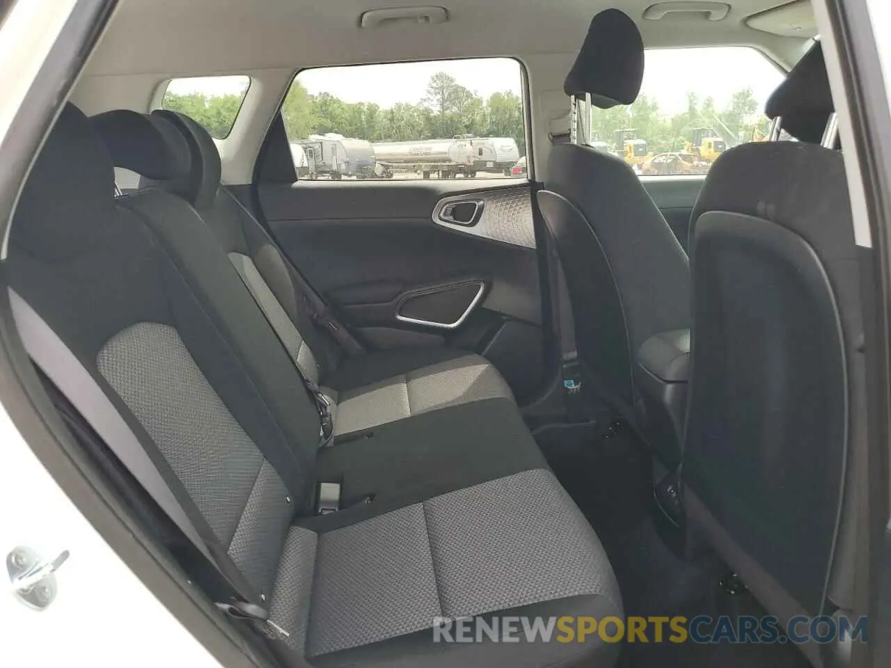 10 fotografías del automóvil dañado KNDJ23AU8R7229774 KIA SOUL 2024