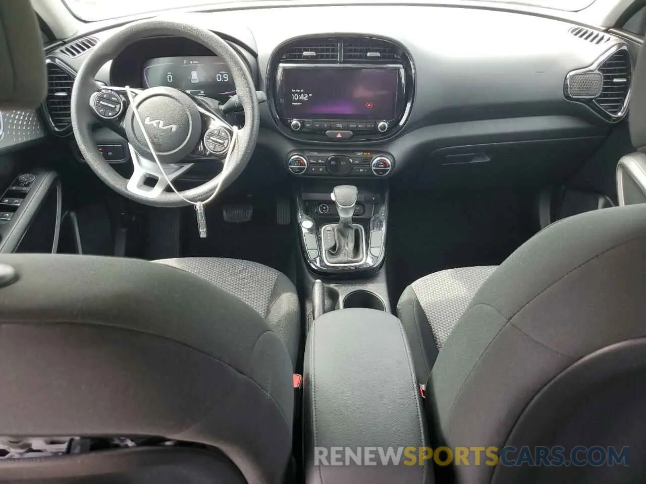 8 fotografías del automóvil dañado KNDJ23AU8R7229774 KIA SOUL 2024