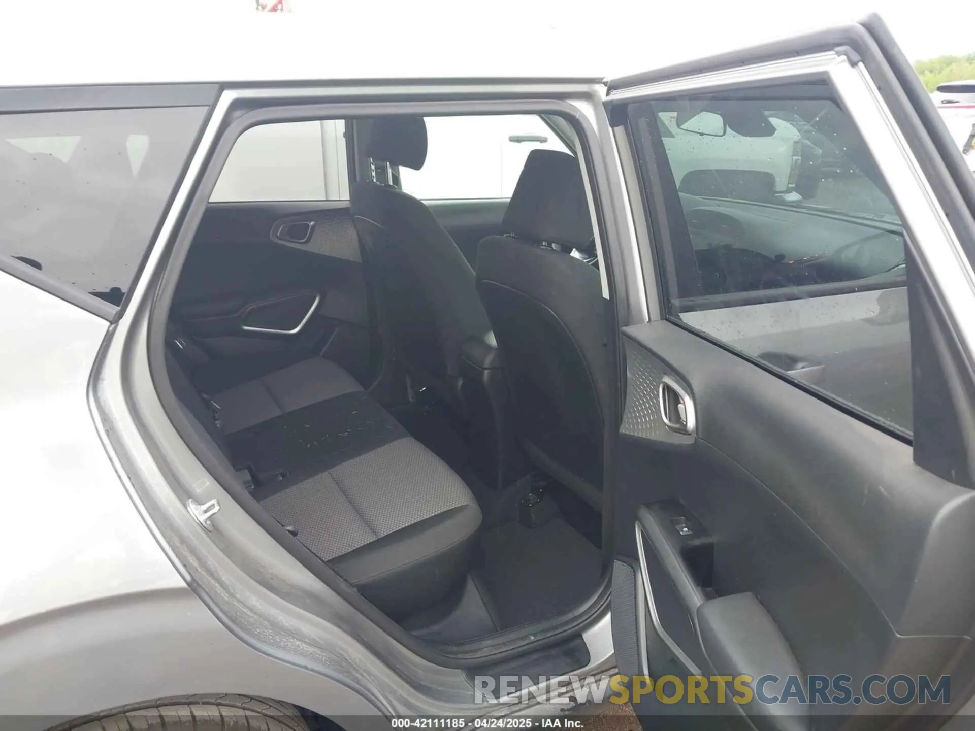 8 fotografías del automóvil dañado KNDJ23AU8R7905091 KIA SOUL 2024