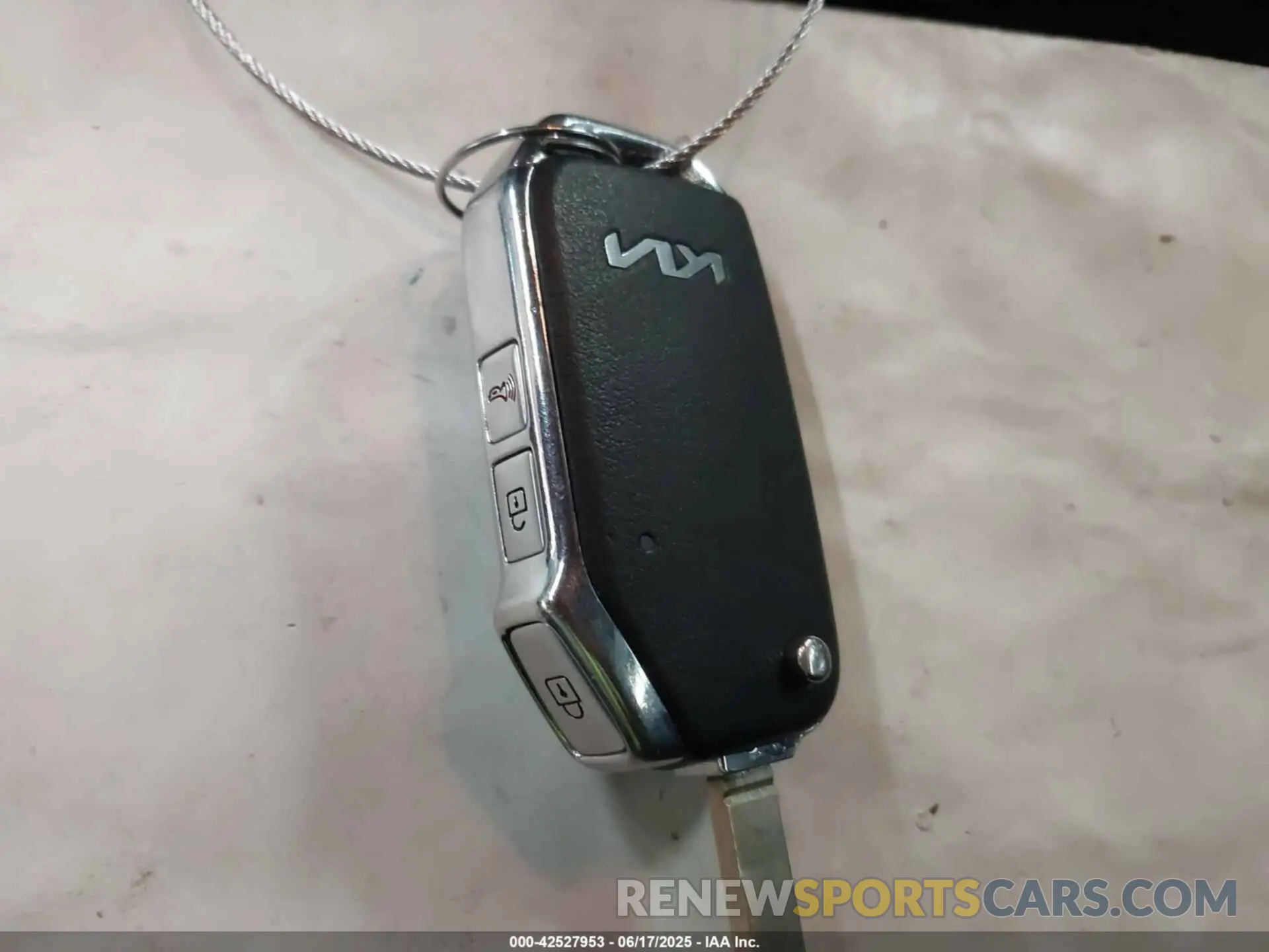 11 fotografías del automóvil dañado KNDJ23AU9R7906220 KIA SOUL 2024