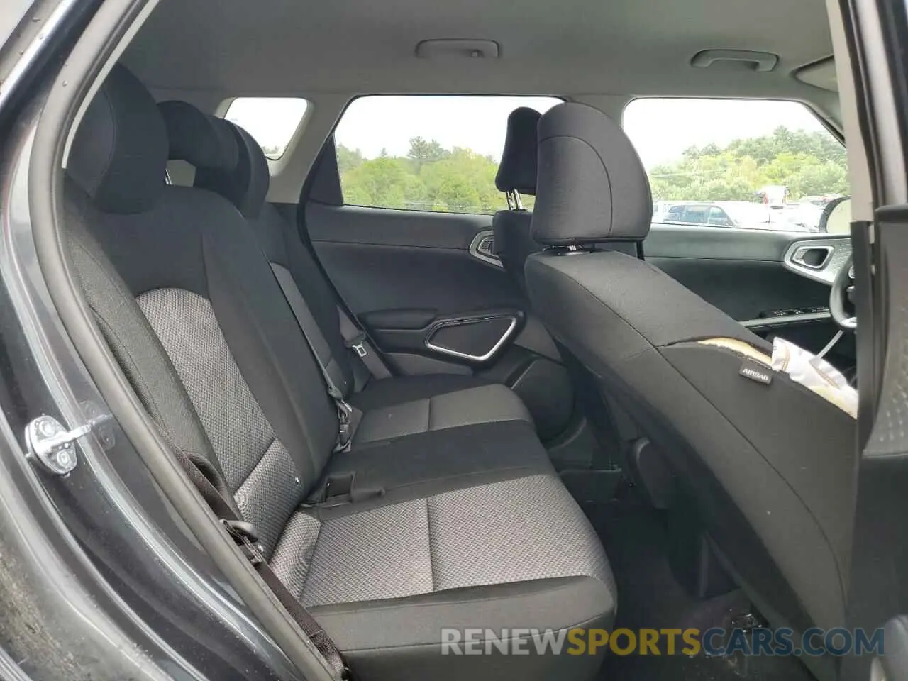 10 fotografías del automóvil dañado KNDJ23AUXR7242543 KIA SOUL 2024