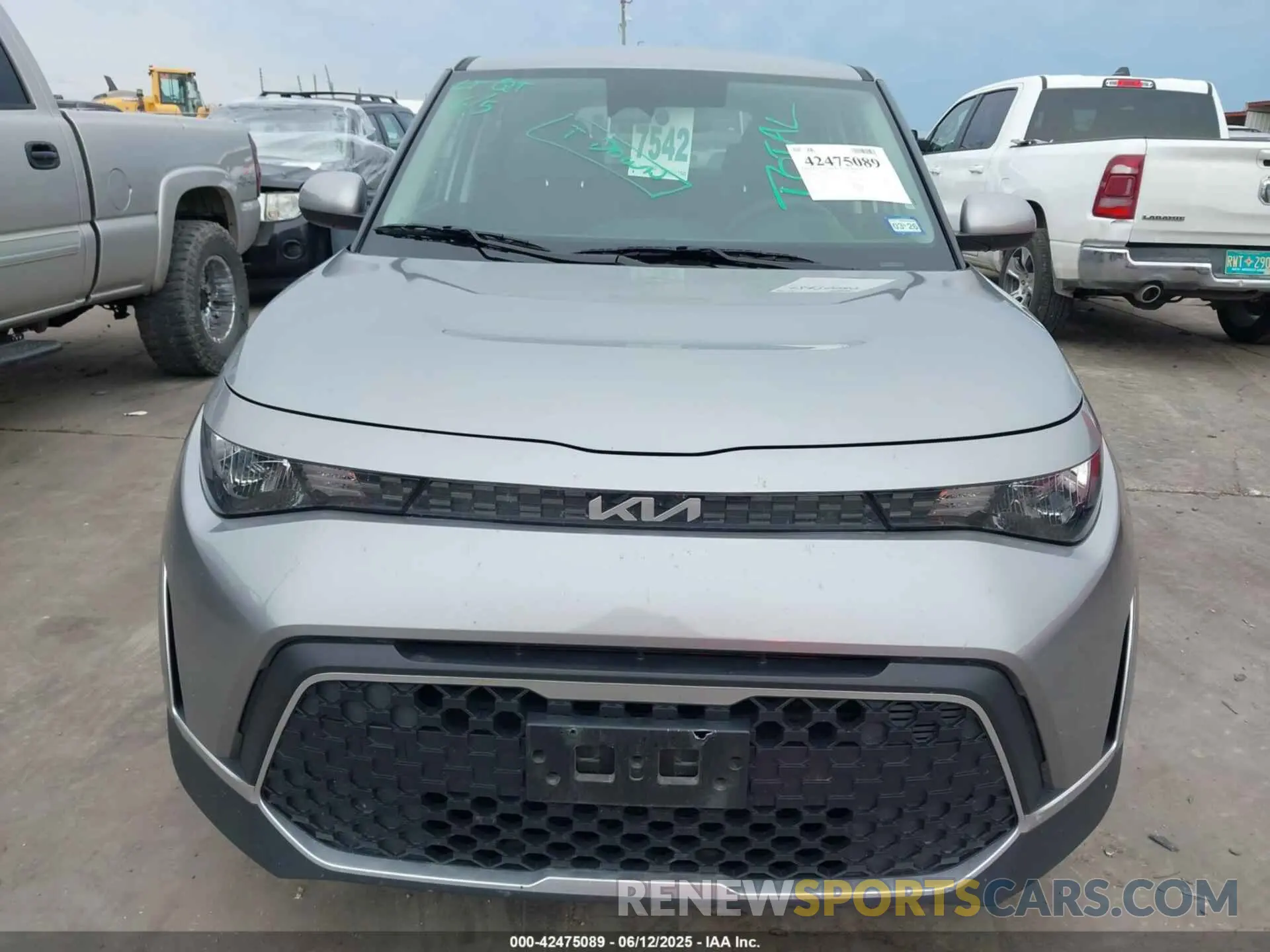 11 fotografías del automóvil dañado KNDJ23AUXR7914701 KIA SOUL 2024
