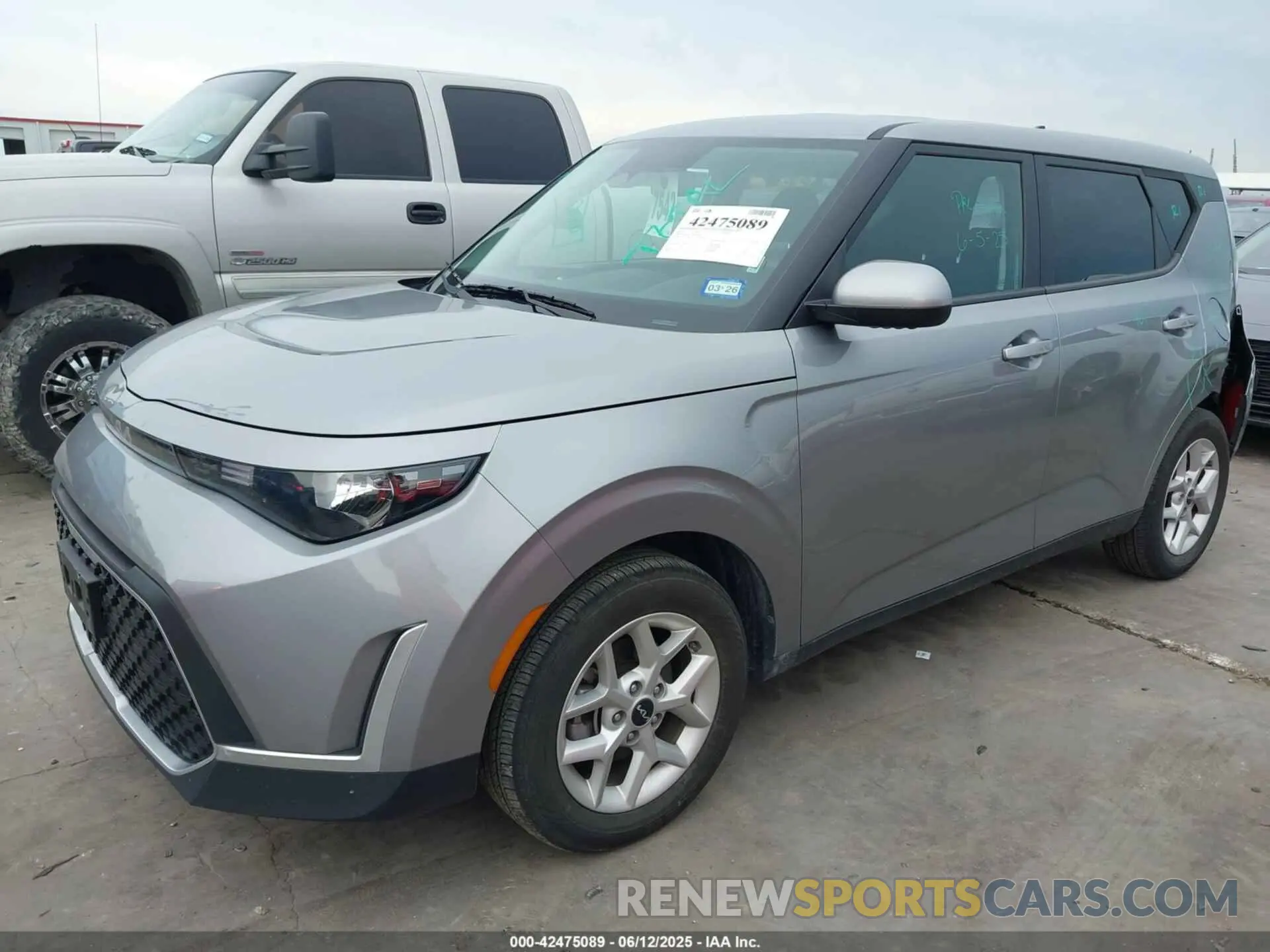 2 fotografías del automóvil dañado KNDJ23AUXR7914701 KIA SOUL 2024