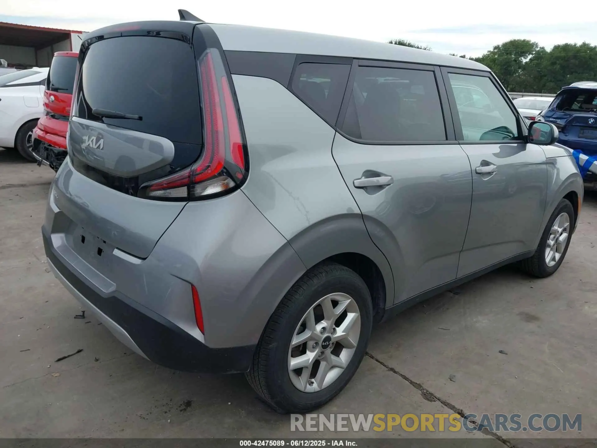 4 fotografías del automóvil dañado KNDJ23AUXR7914701 KIA SOUL 2024